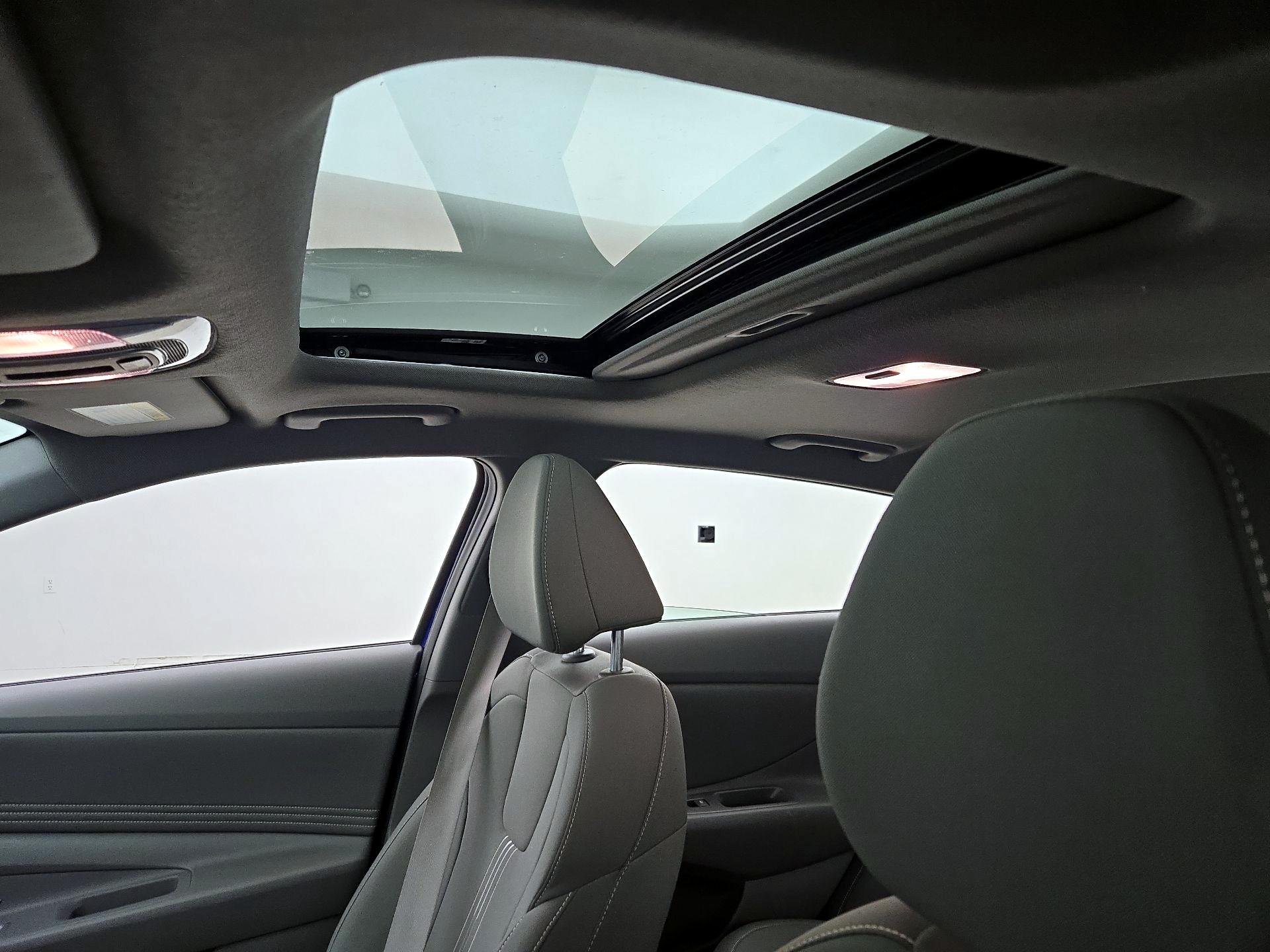Thumbnail: 2024 Hyundai Elantra - 17