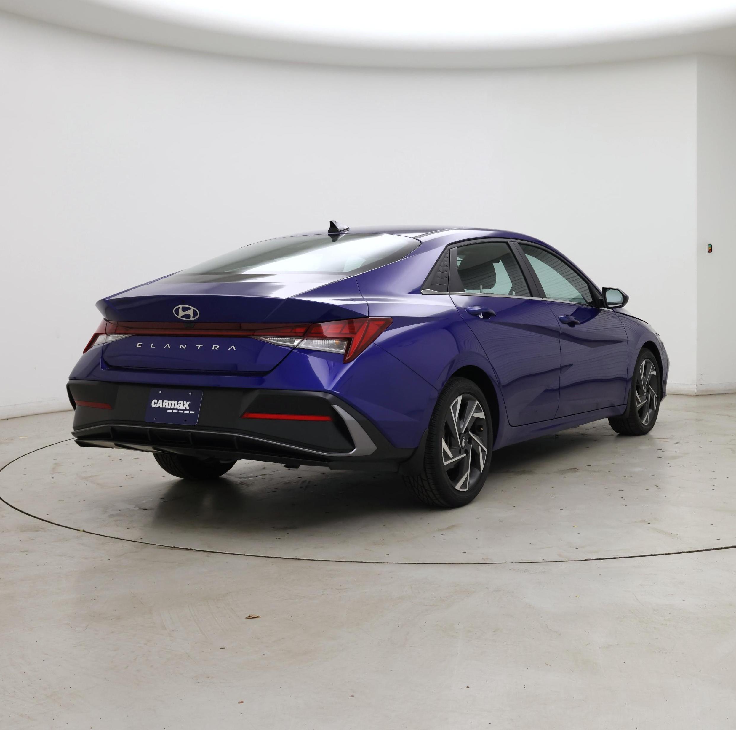 Thumbnail: 2024 Hyundai Elantra - 8