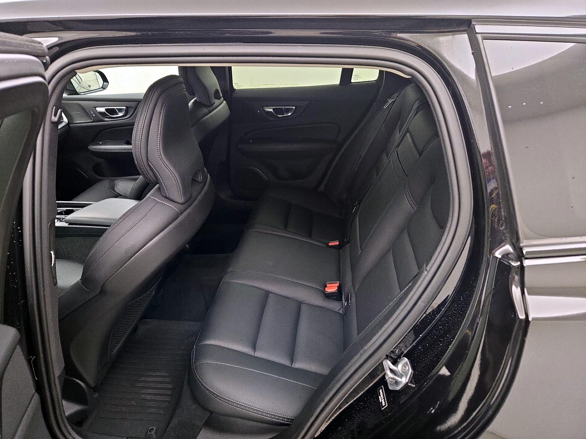 Thumbnail: 2020 Volvo S60 - 17