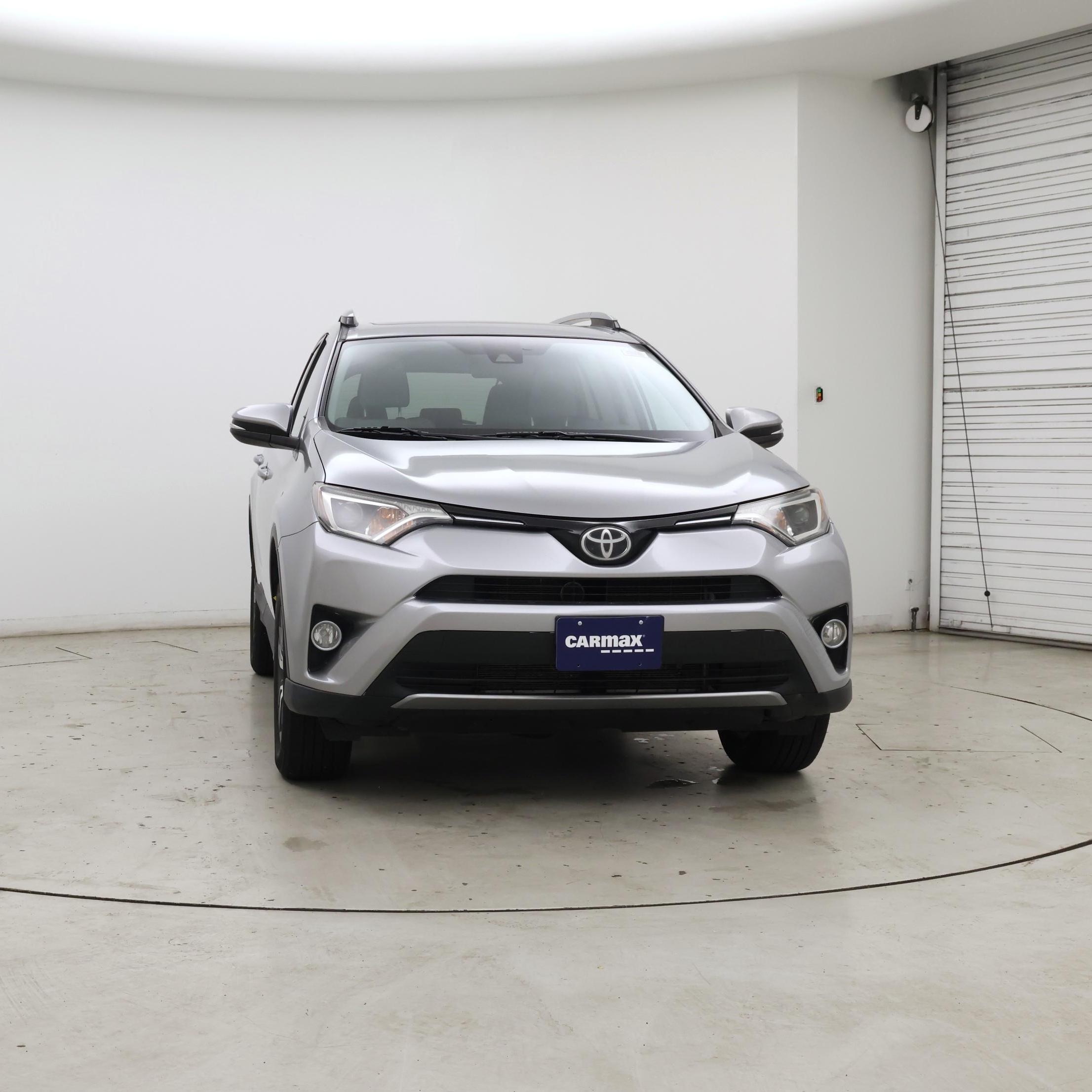 Thumbnail: 2017 Toyota RAV4 - 5