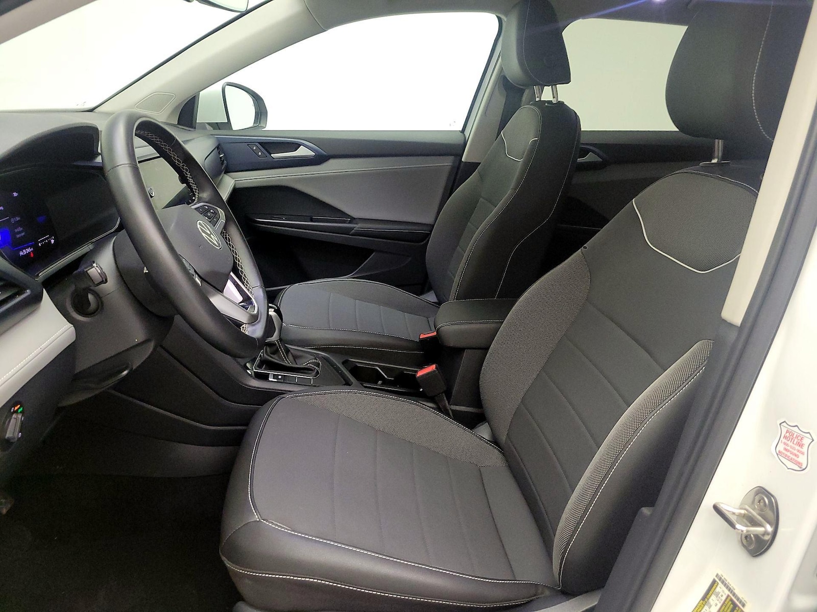 2024 Volkswagen Taos SE - Photo 12