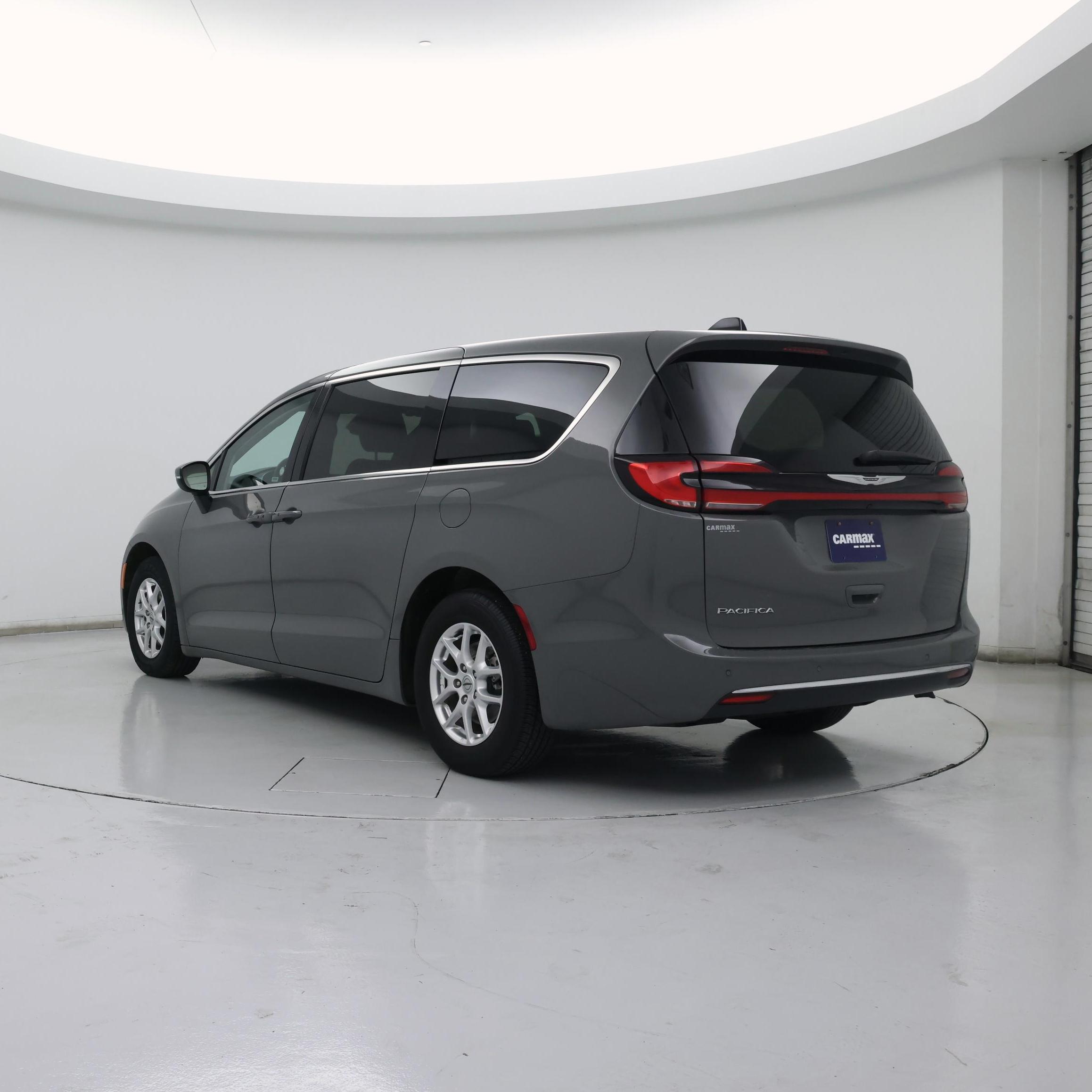 Thumbnail: 2023 Chrysler Pacifica - 2