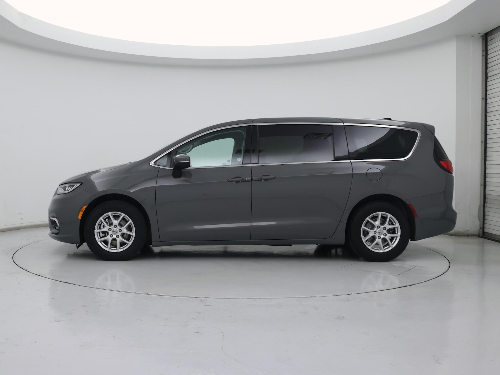 2023 Chrysler Pacifica Touring L - Photo 4