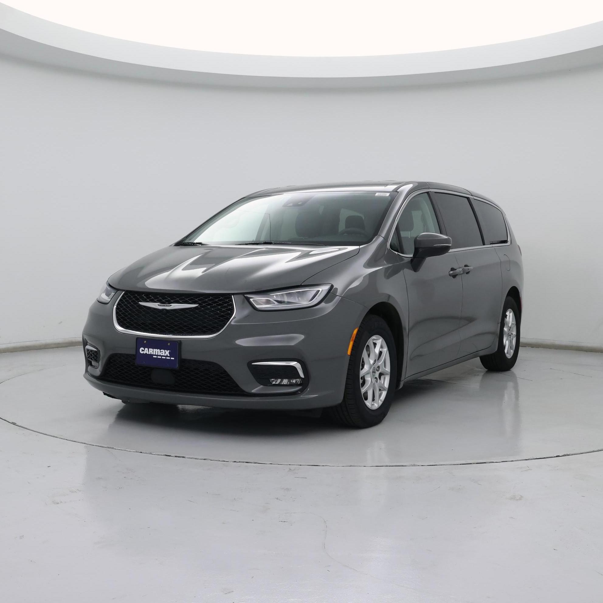 Thumbnail: 2023 Chrysler Pacifica - 4