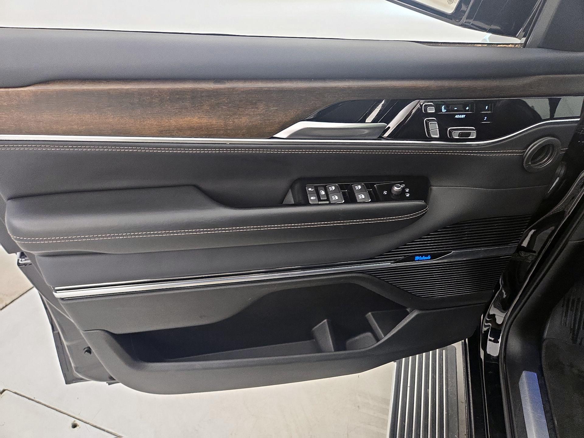 Thumbnail: 2024 Jeep Grand Wagoneer L - 12
