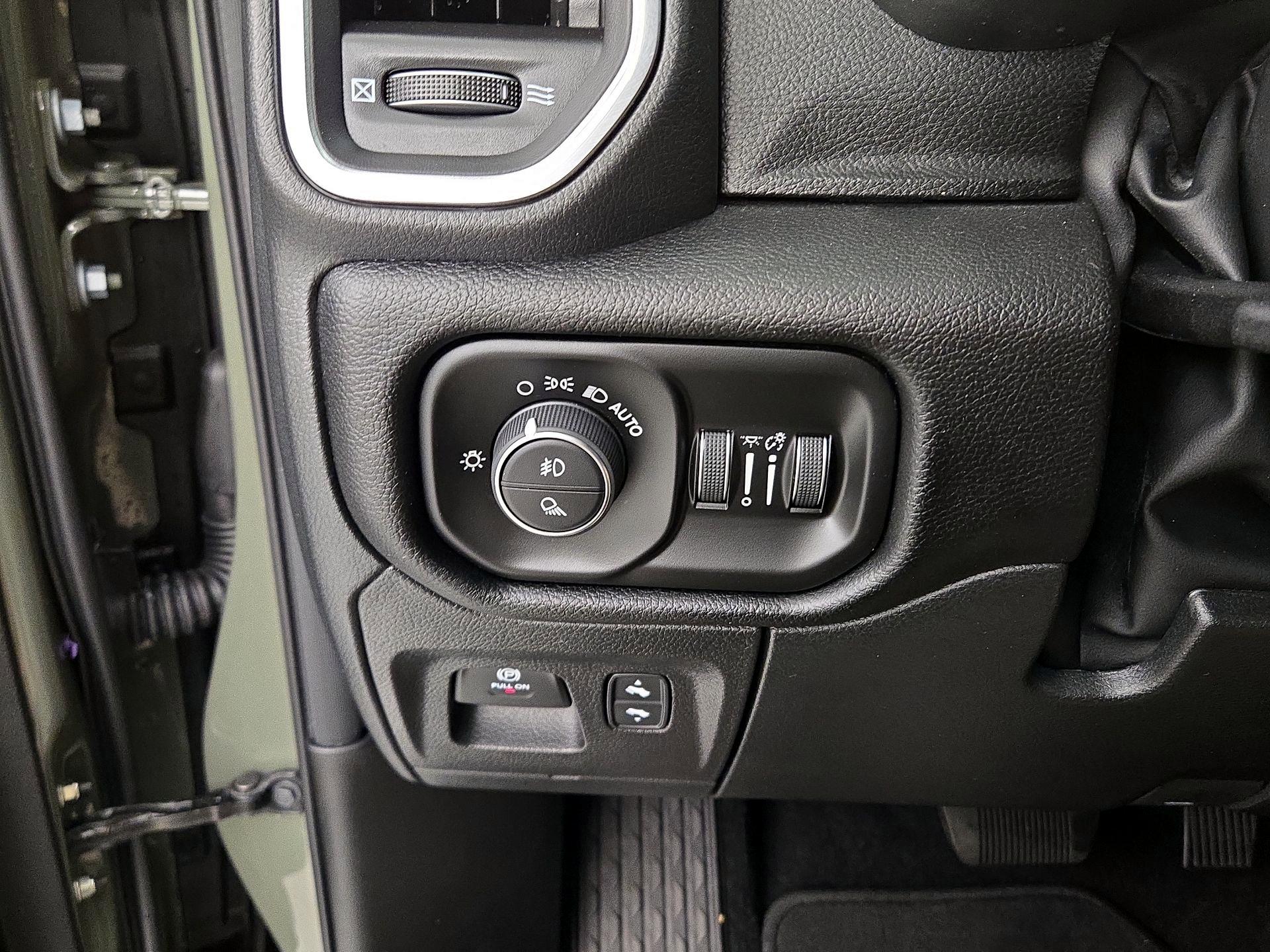 Thumbnail: 2026 RAM 1500 - 13