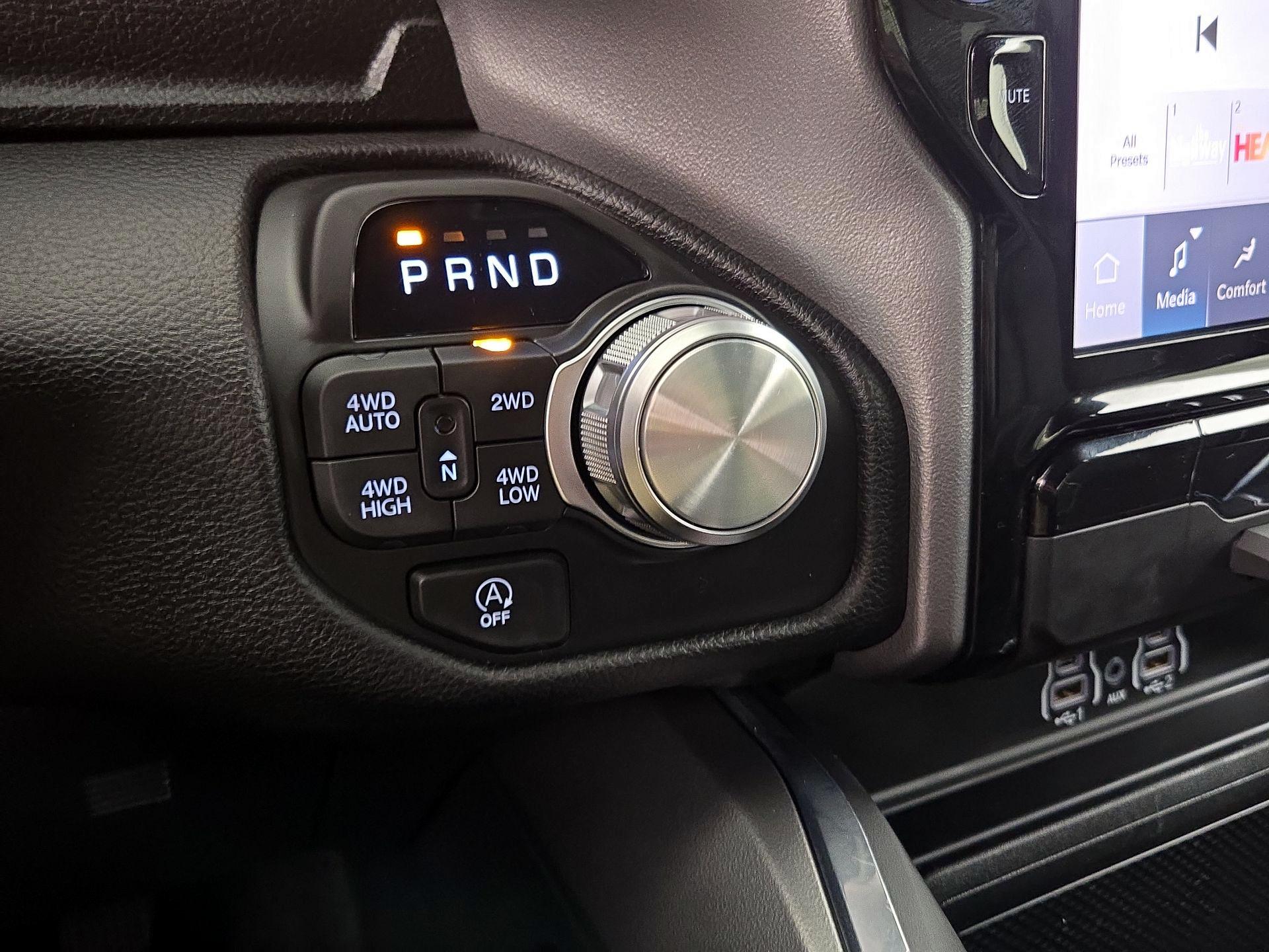 Thumbnail: 2026 RAM 1500 - 18