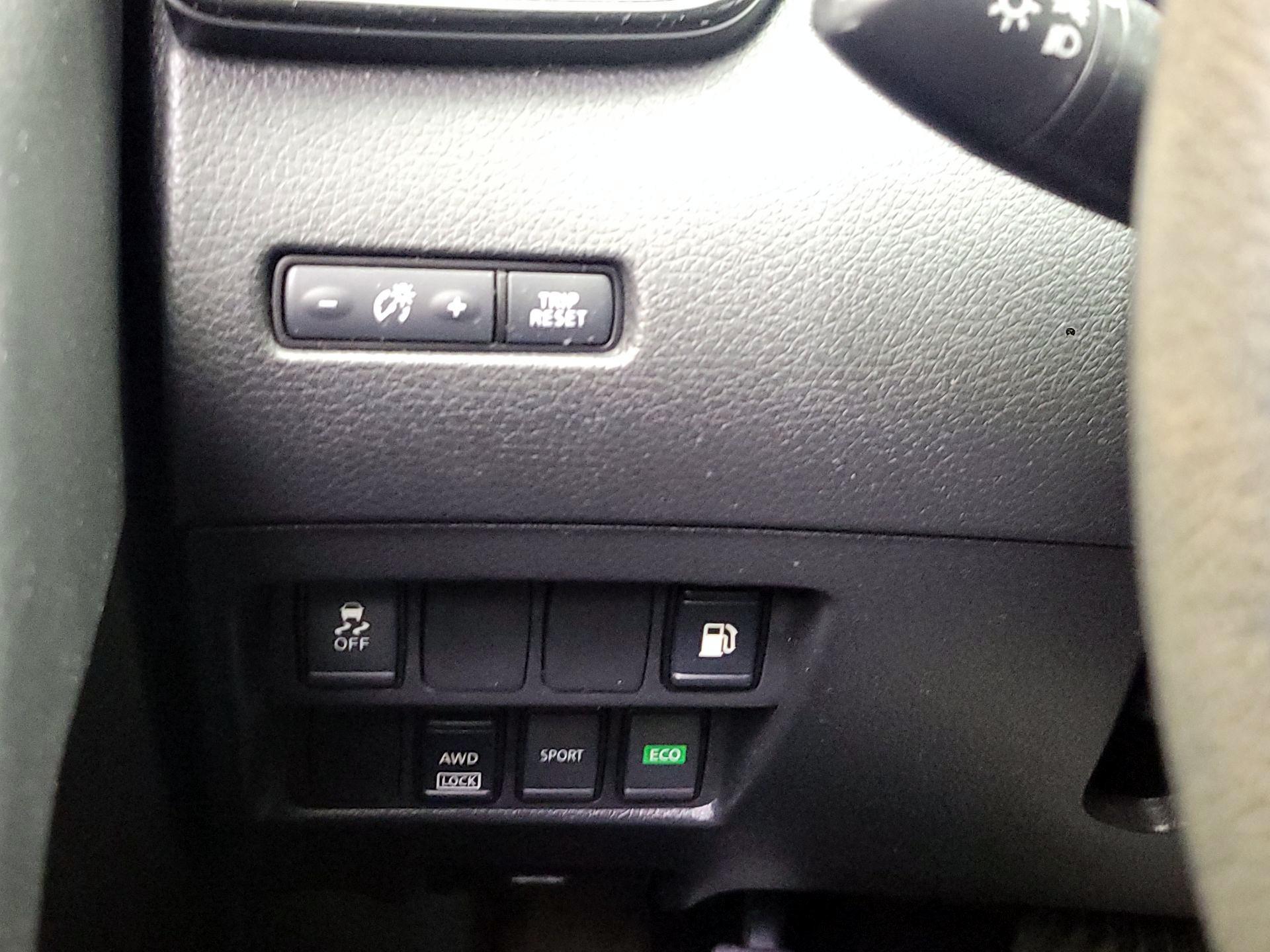 Thumbnail: 2018 Nissan Rogue - 11