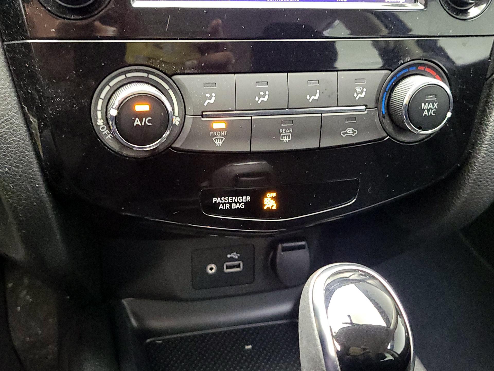 Thumbnail: 2018 Nissan Rogue - 14