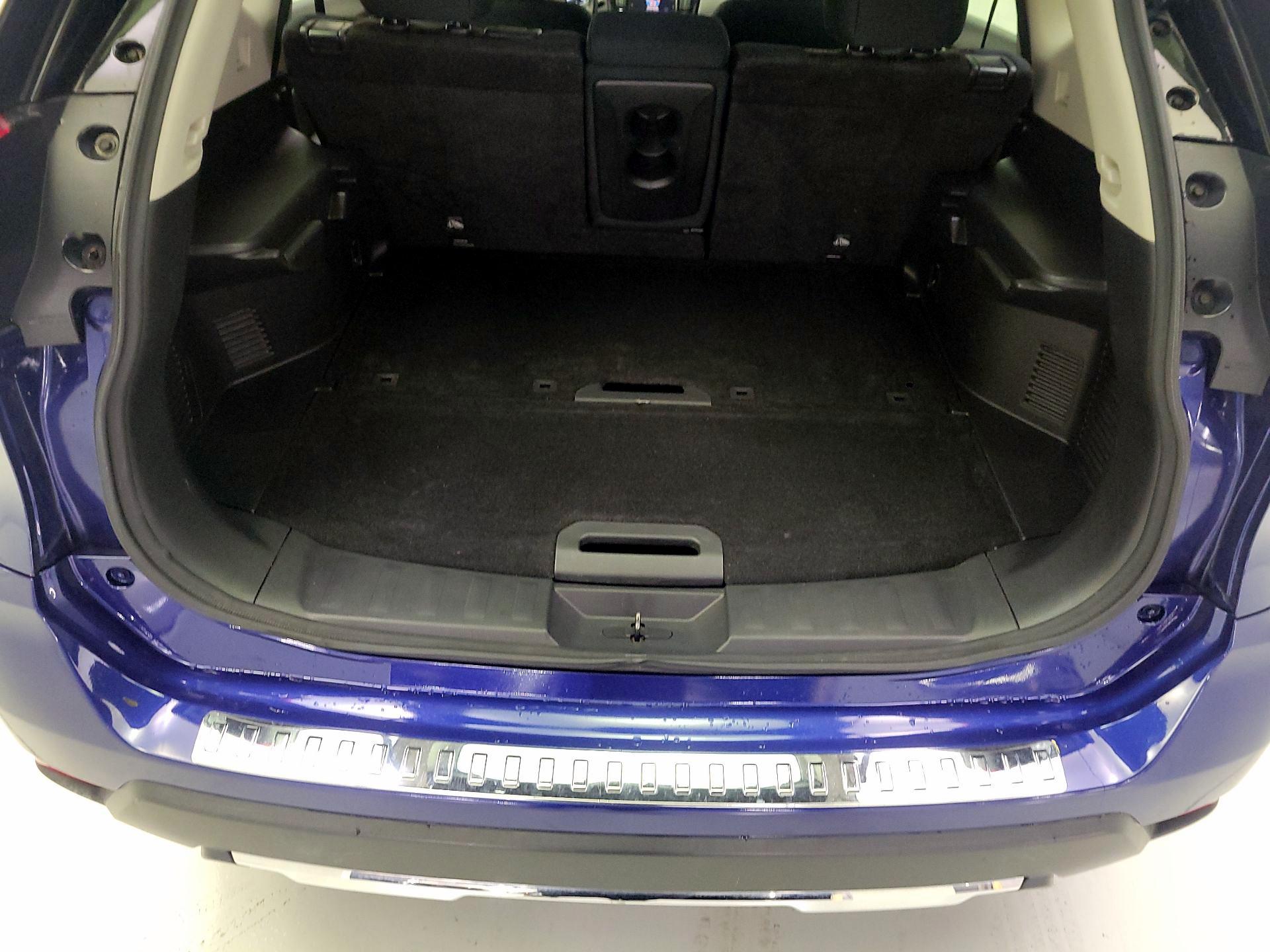 Thumbnail: 2018 Nissan Rogue - 18