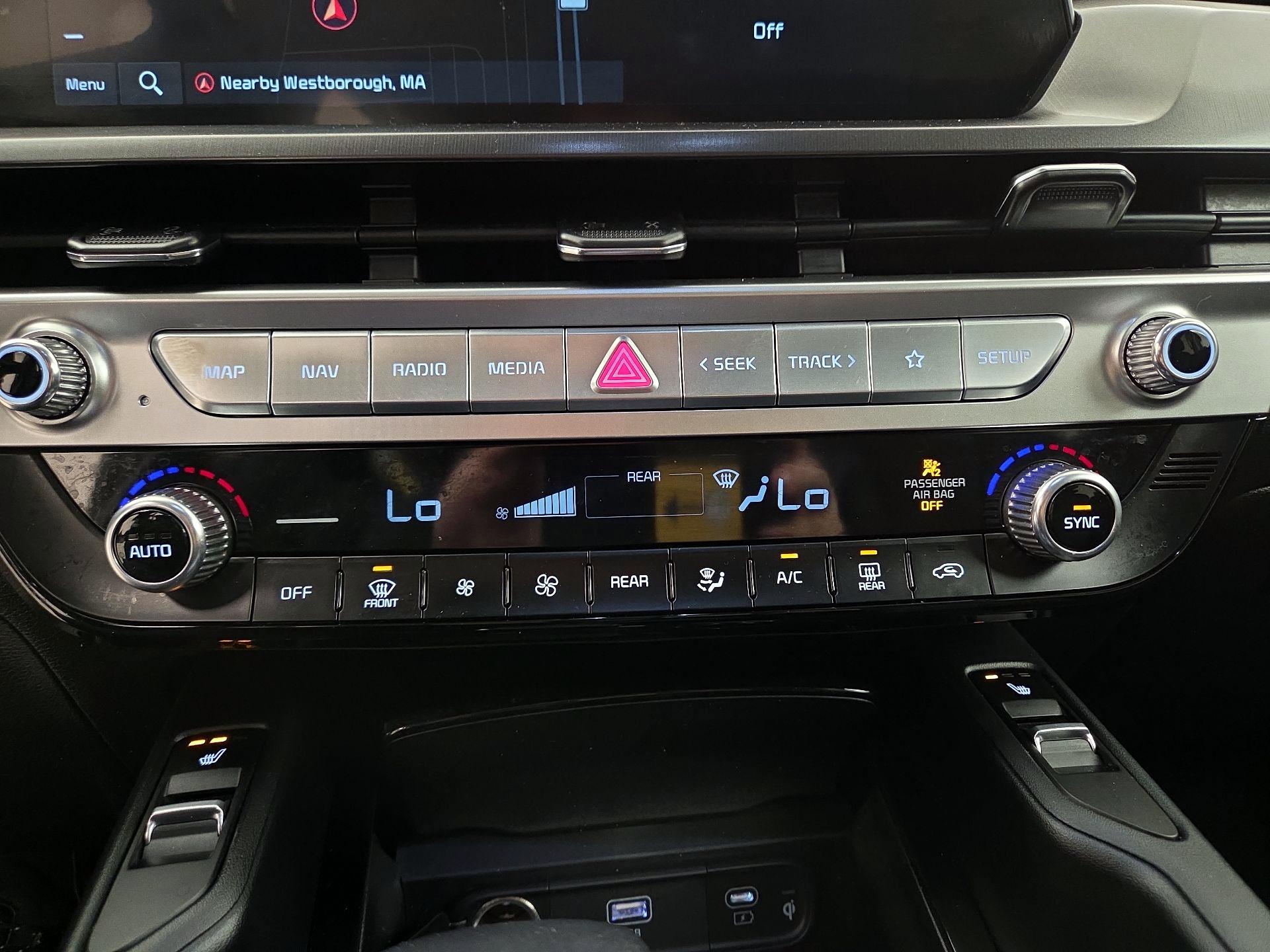 Thumbnail: 2023 Kia Telluride - 17