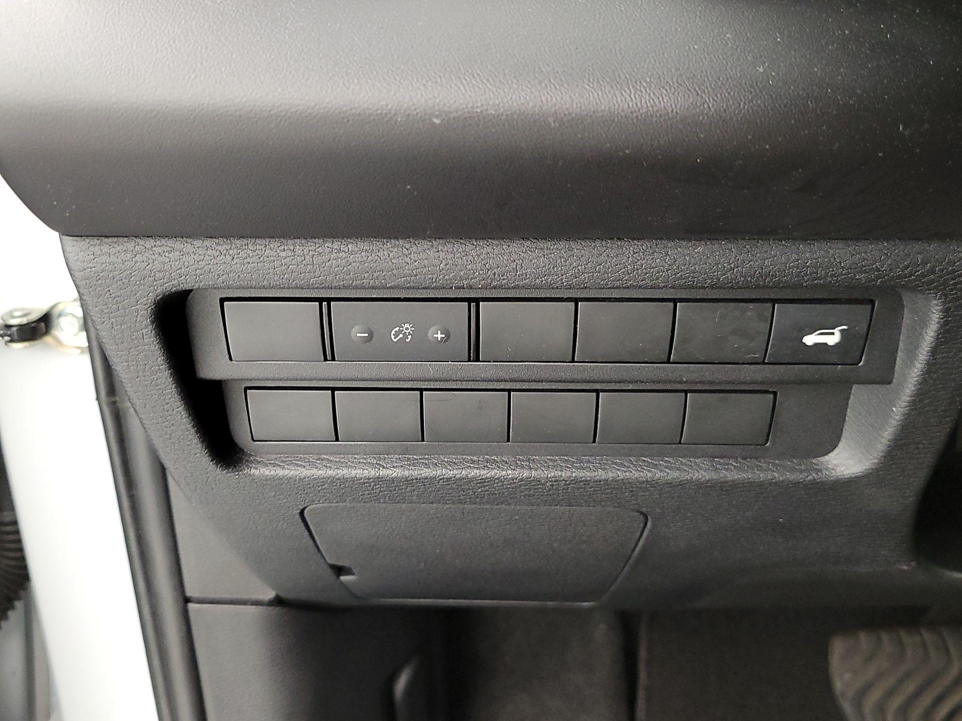 Thumbnail: 2024 Mitsubishi Outlander - 13