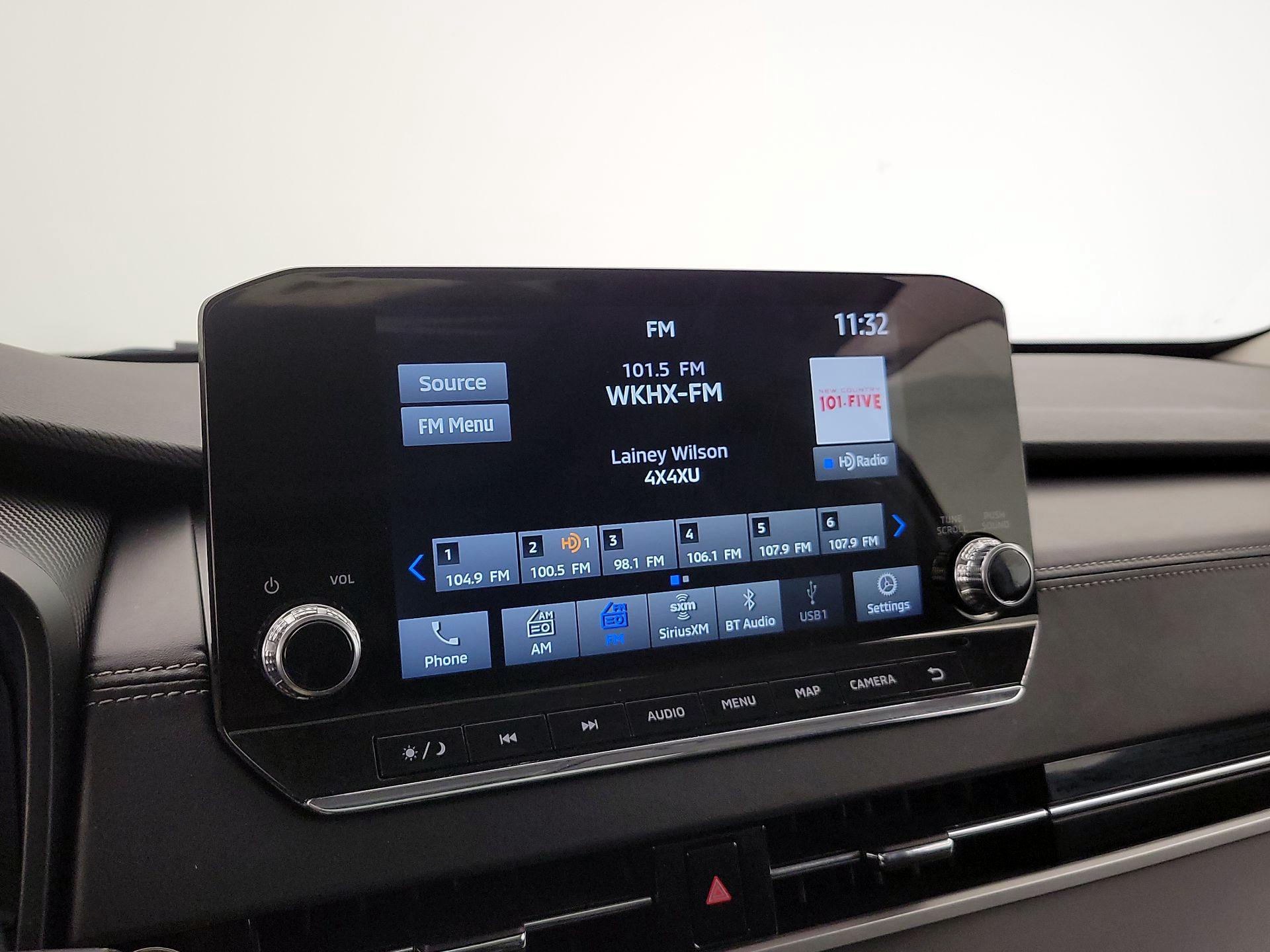 Thumbnail: 2024 Mitsubishi Outlander - 16