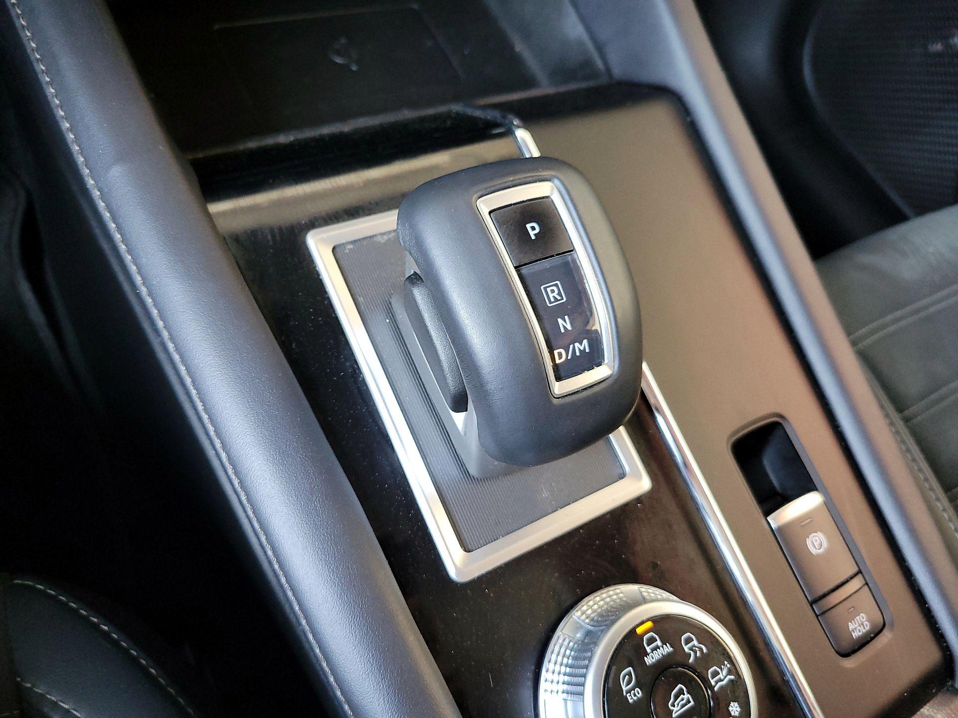 Thumbnail: 2024 Mitsubishi Outlander - 18