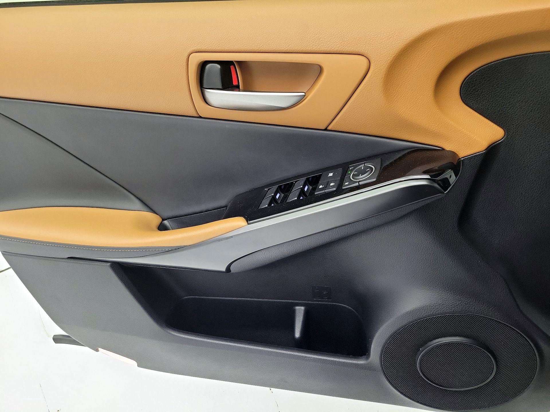 Thumbnail: 2024 Lexus IS - 12