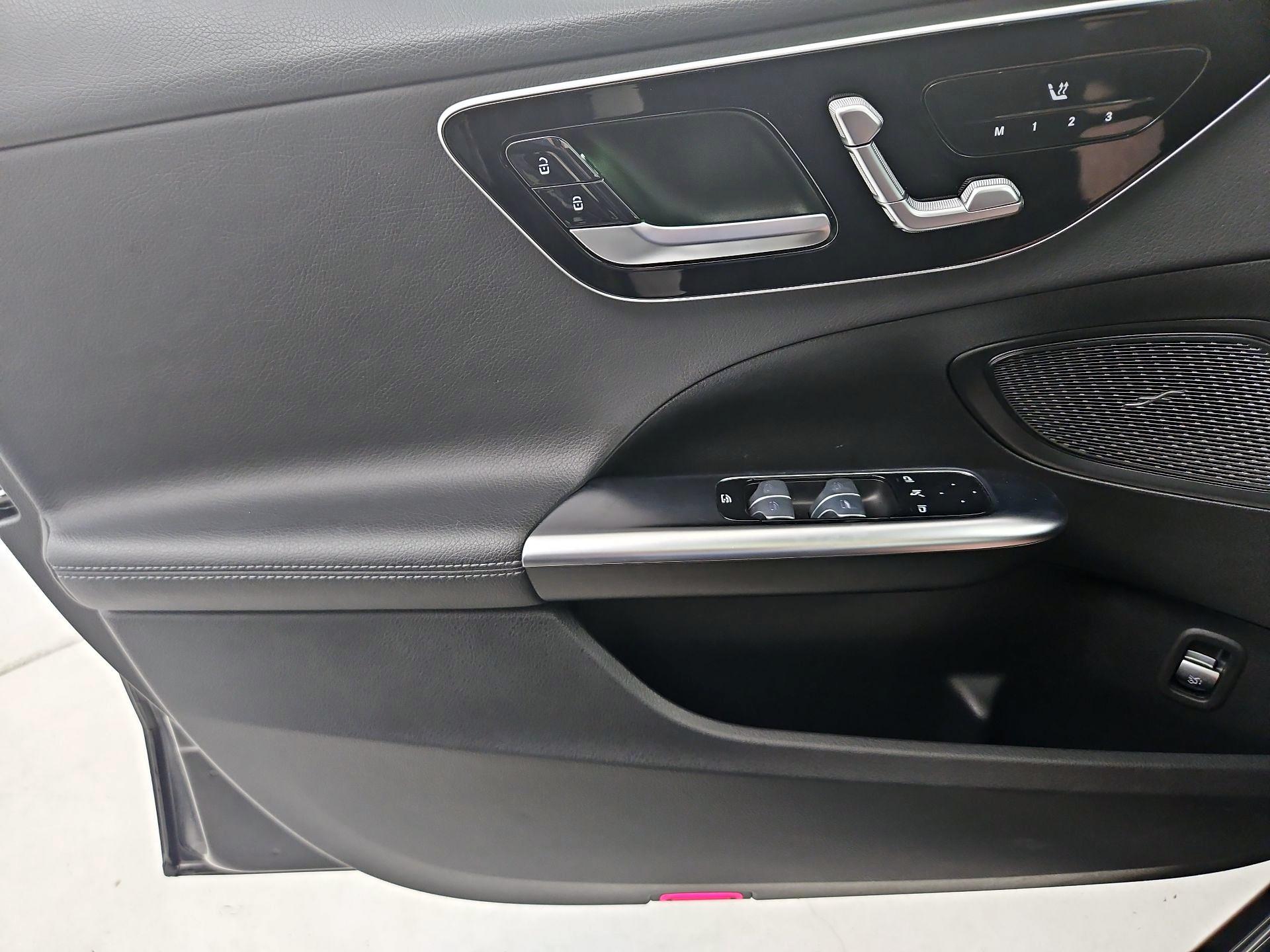 Thumbnail: 2022 Mercedes-Benz C-Class - 12