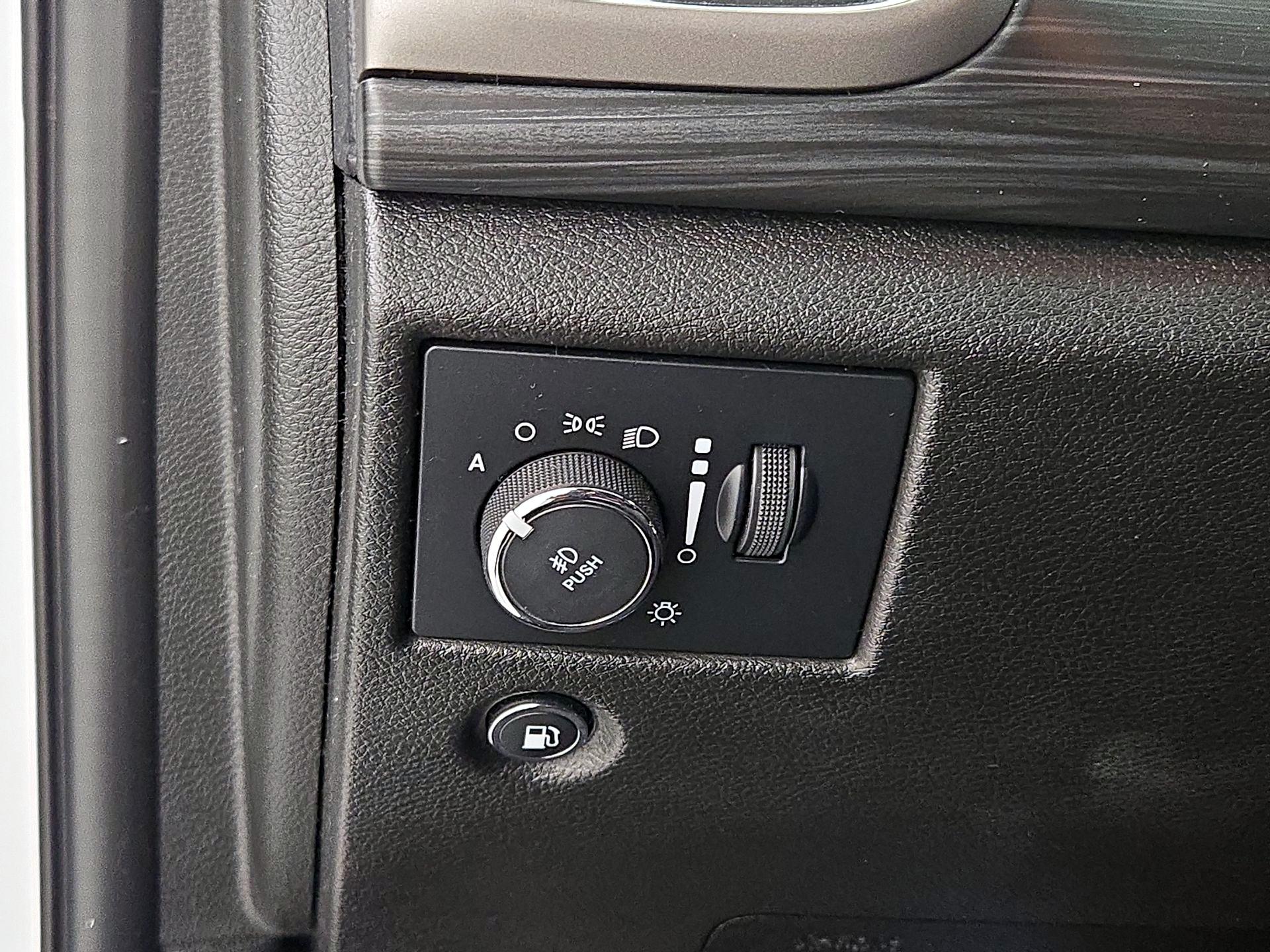 Thumbnail: 2021 Jeep Grand Cherokee - 13