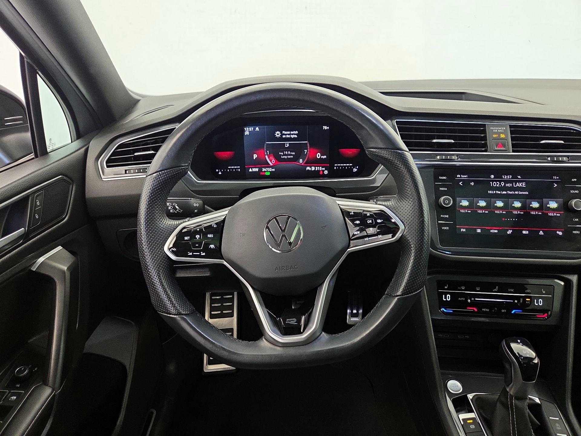 Thumbnail: 2023 Volkswagen Tiguan - 10