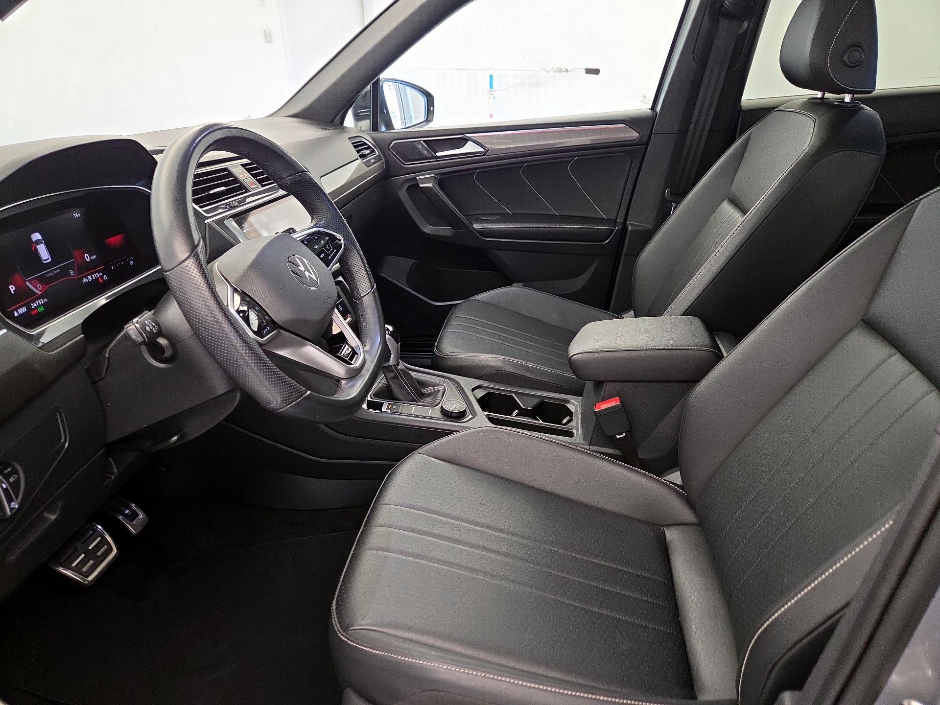 Thumbnail: 2023 Volkswagen Tiguan - 11