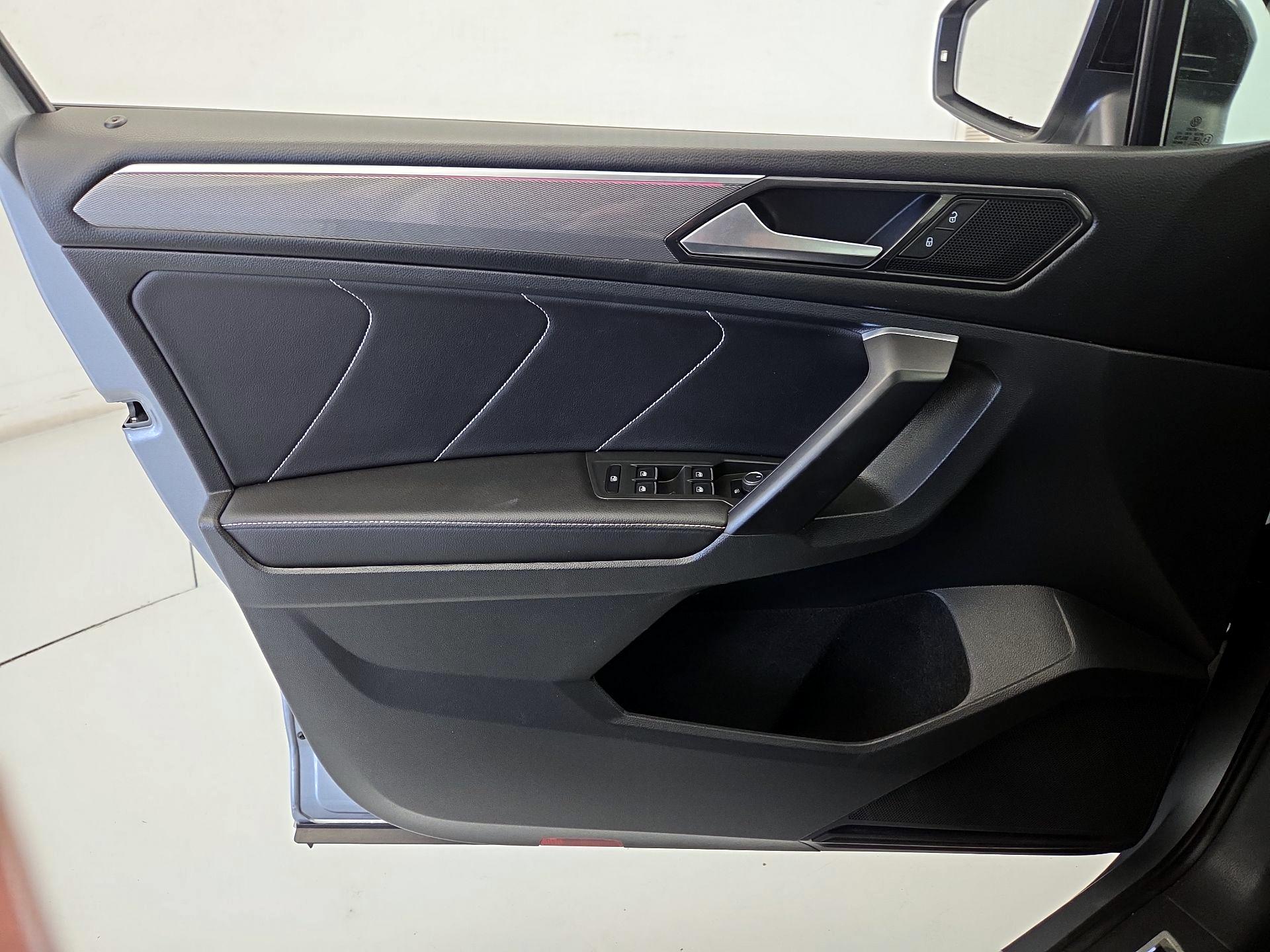 Thumbnail: 2023 Volkswagen Tiguan - 12