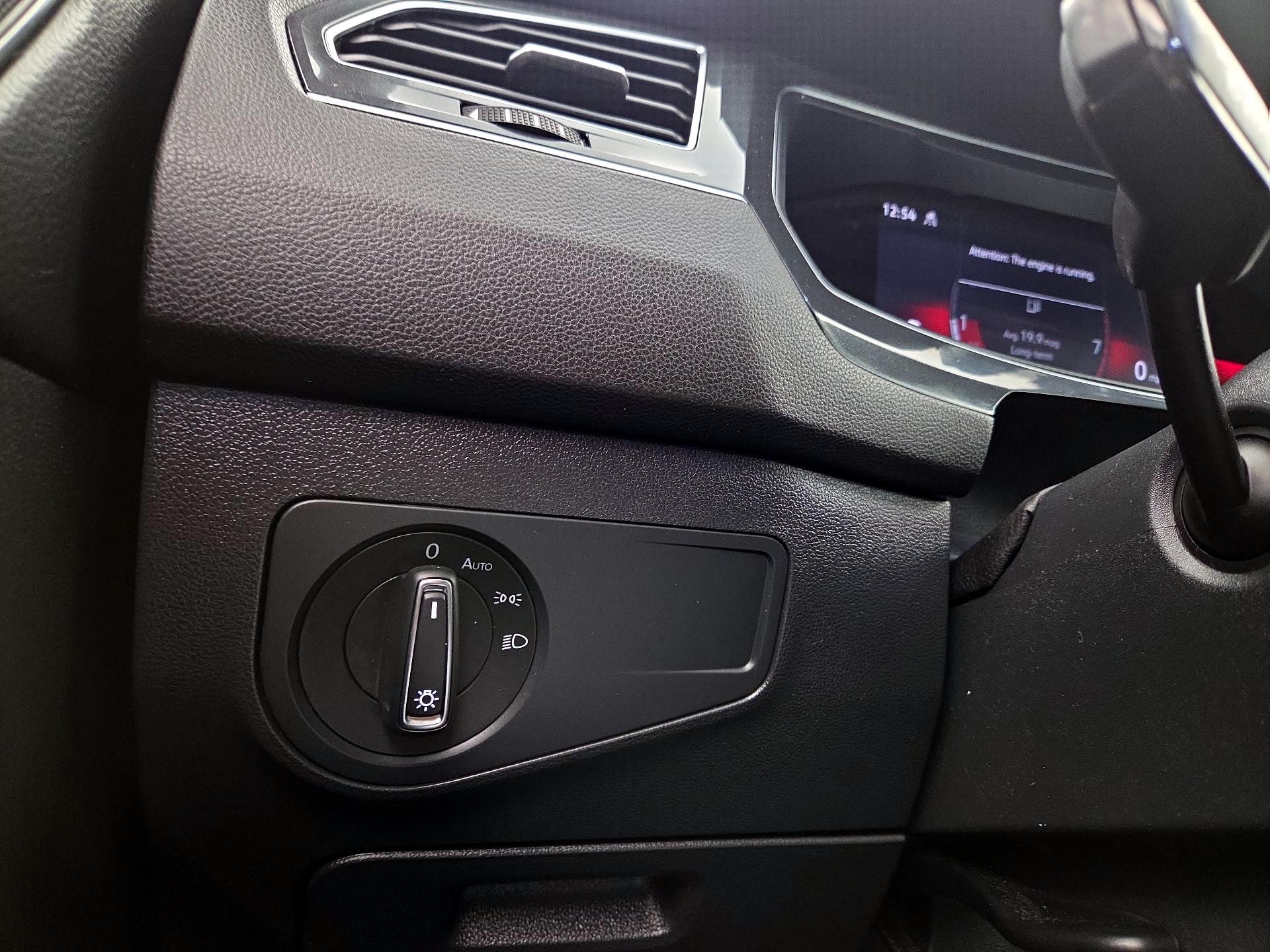 Thumbnail: 2023 Volkswagen Tiguan - 13