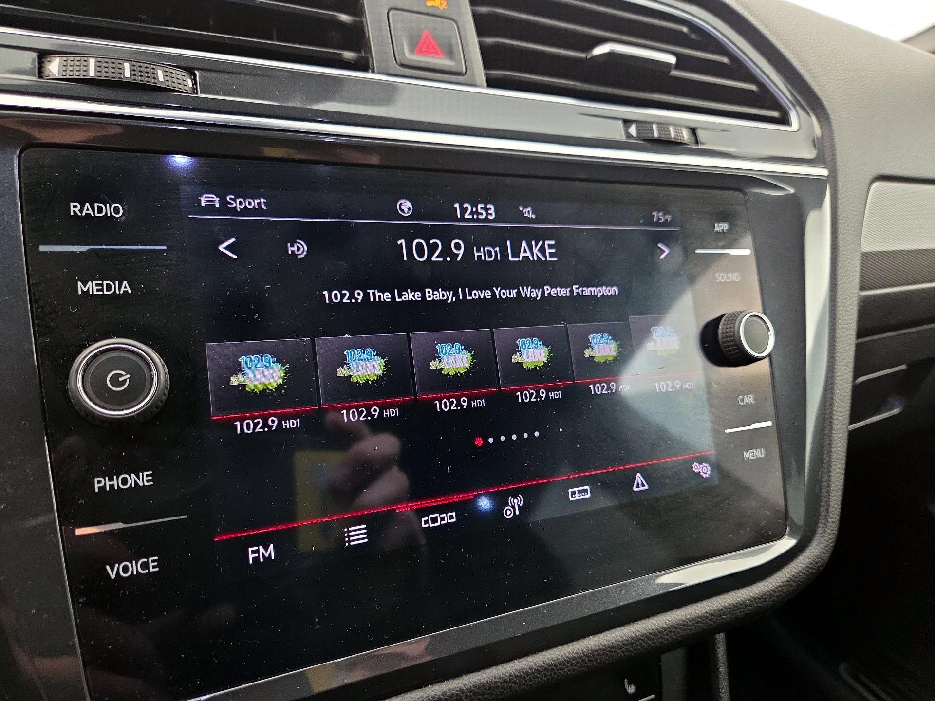 Thumbnail: 2023 Volkswagen Tiguan - 15