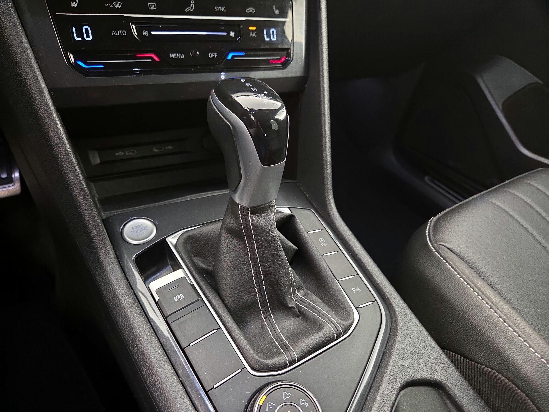 Thumbnail: 2023 Volkswagen Tiguan - 17