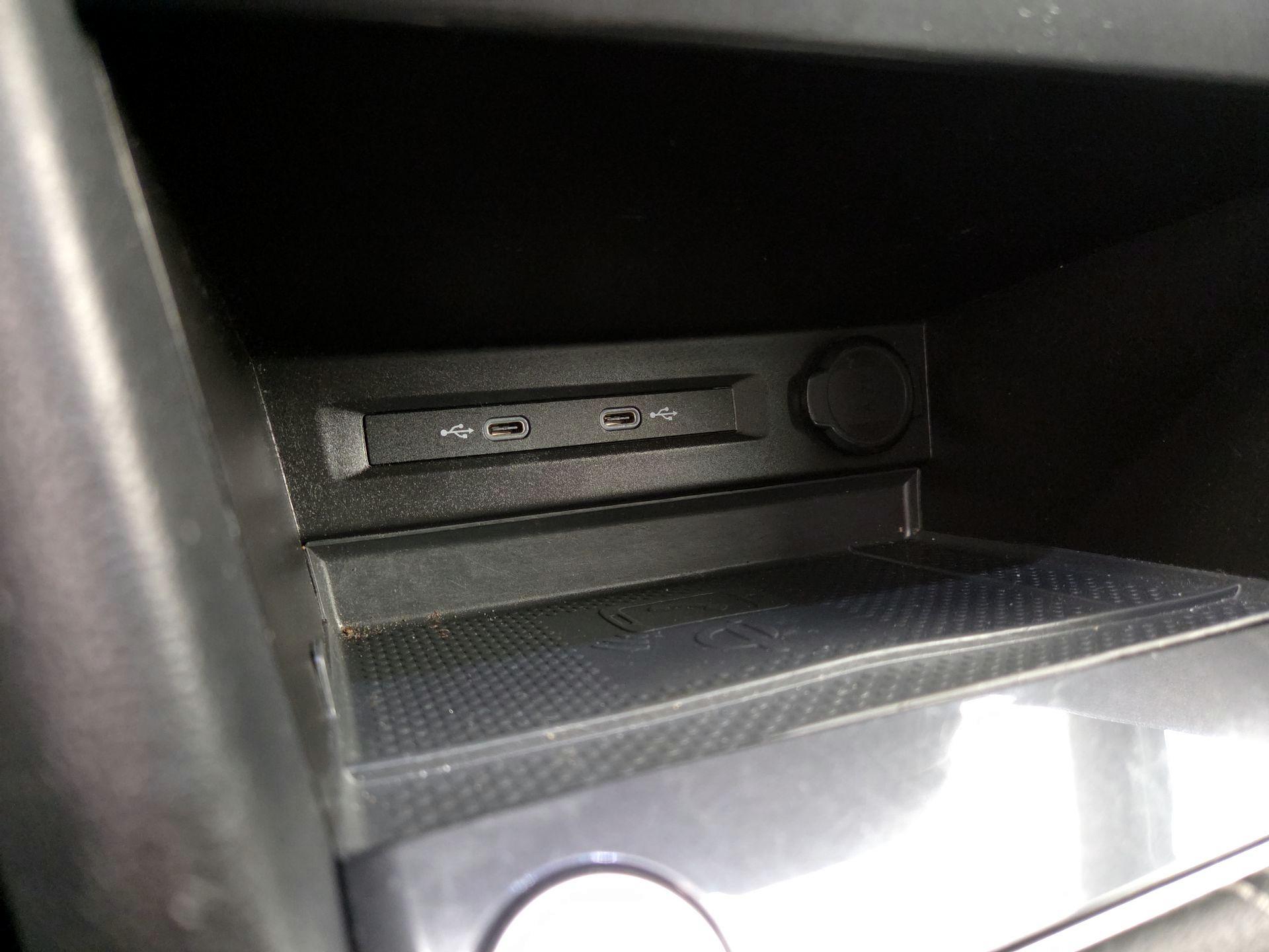 Thumbnail: 2023 Volkswagen Tiguan - 18