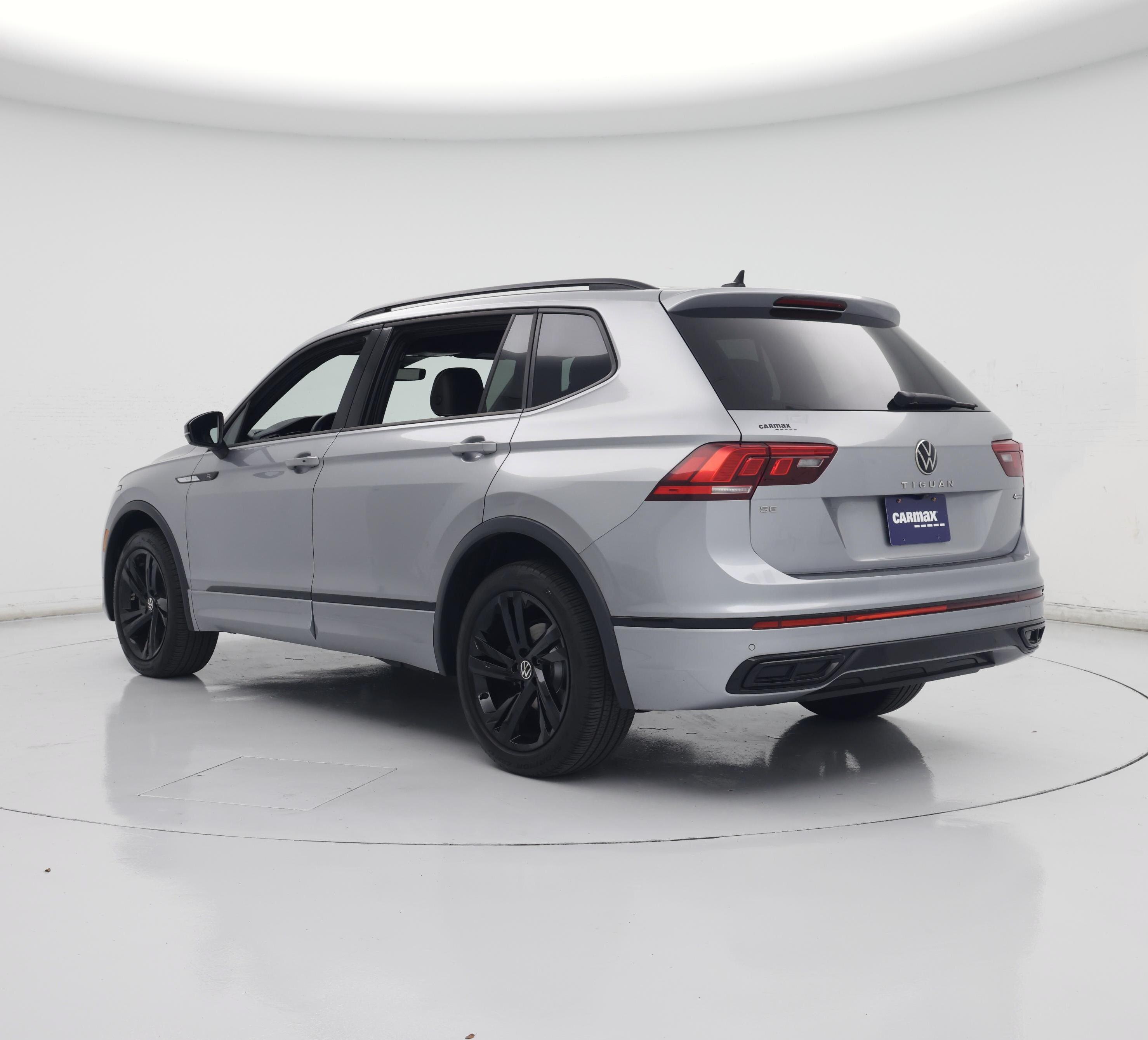 Thumbnail: 2023 Volkswagen Tiguan - 2