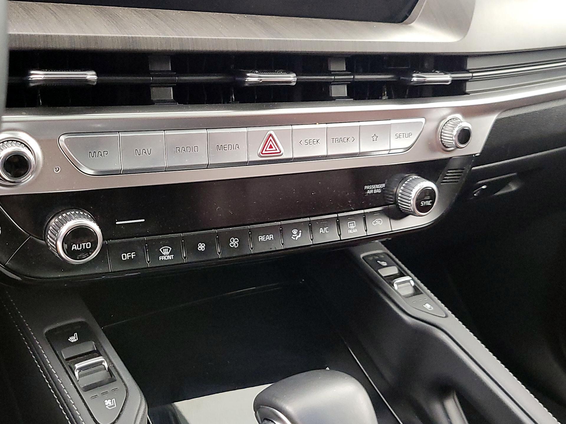 Thumbnail: 2023 Kia Telluride - 17