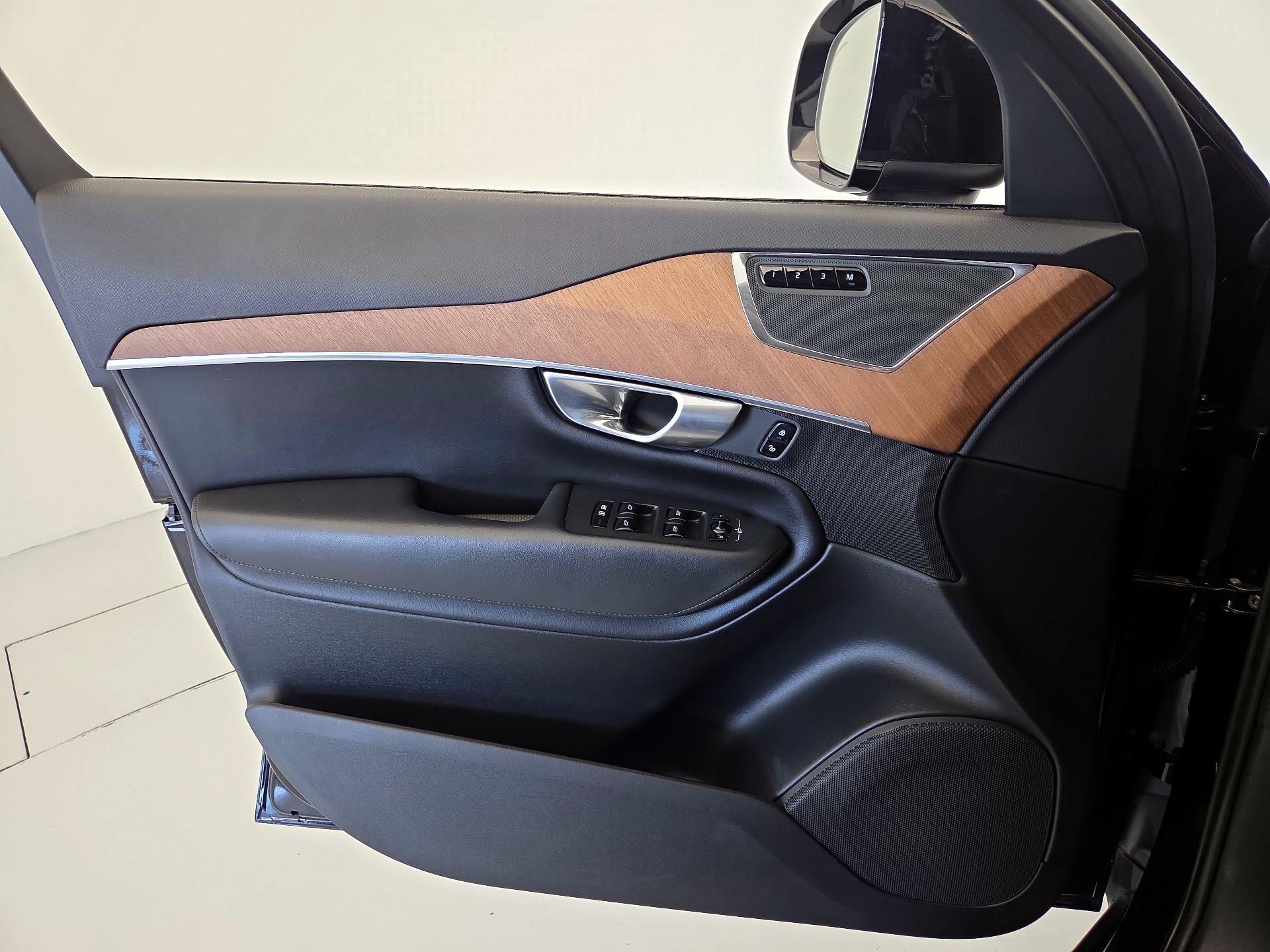 Thumbnail: 2023 Volvo XC90 - 12