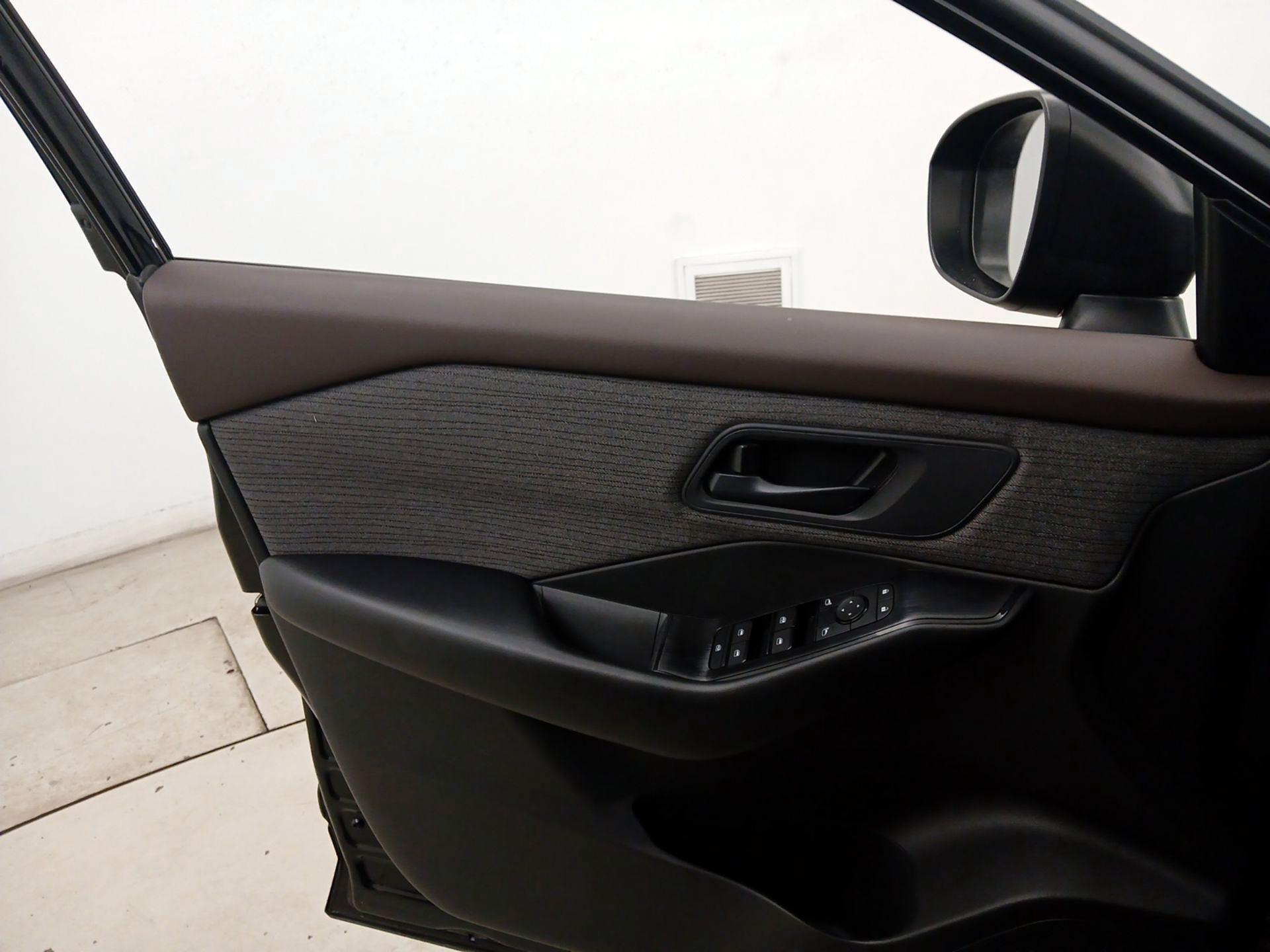 Thumbnail: 2023 Nissan Rogue - 12