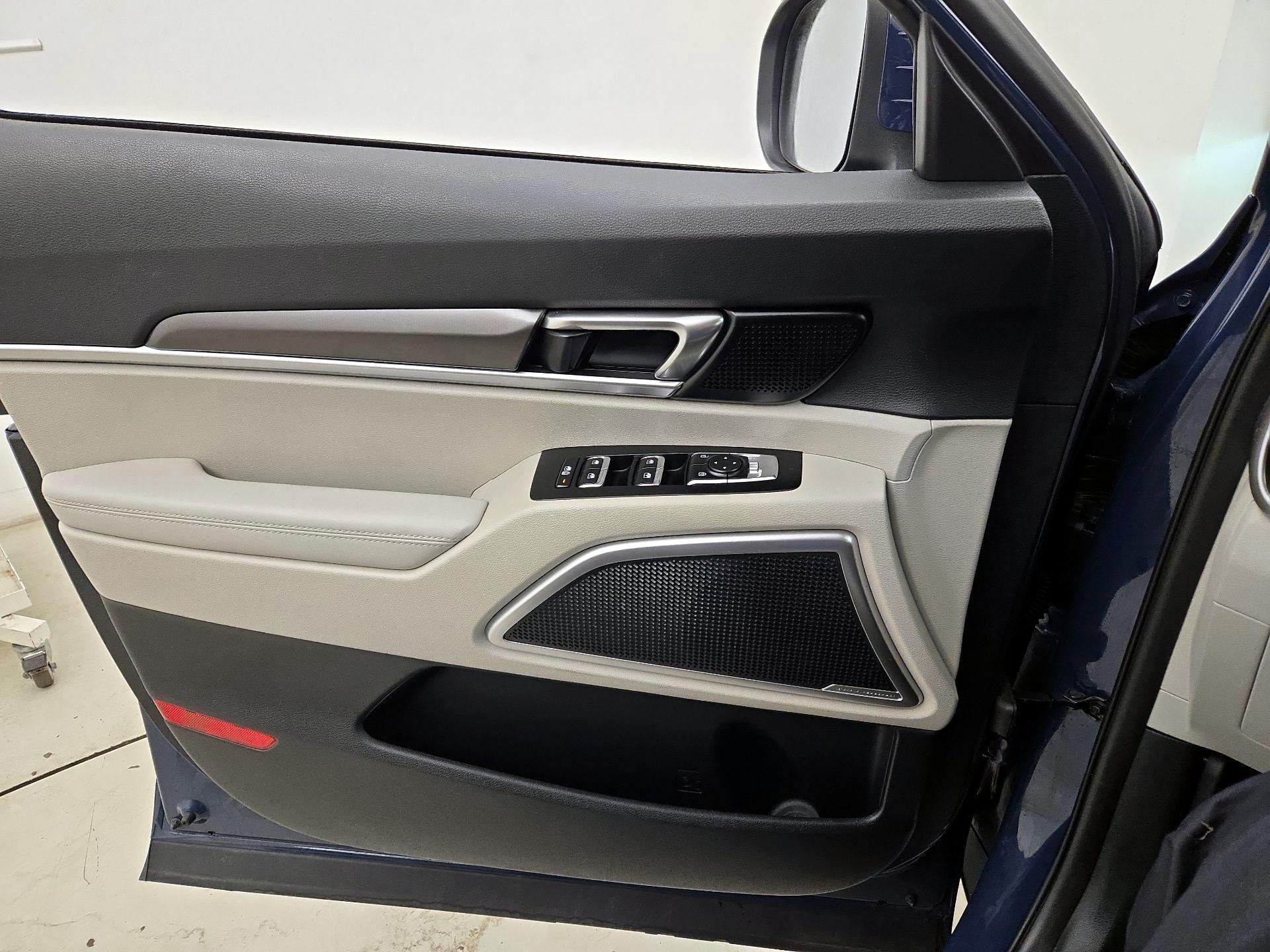 Thumbnail: 2023 Kia Telluride - 12