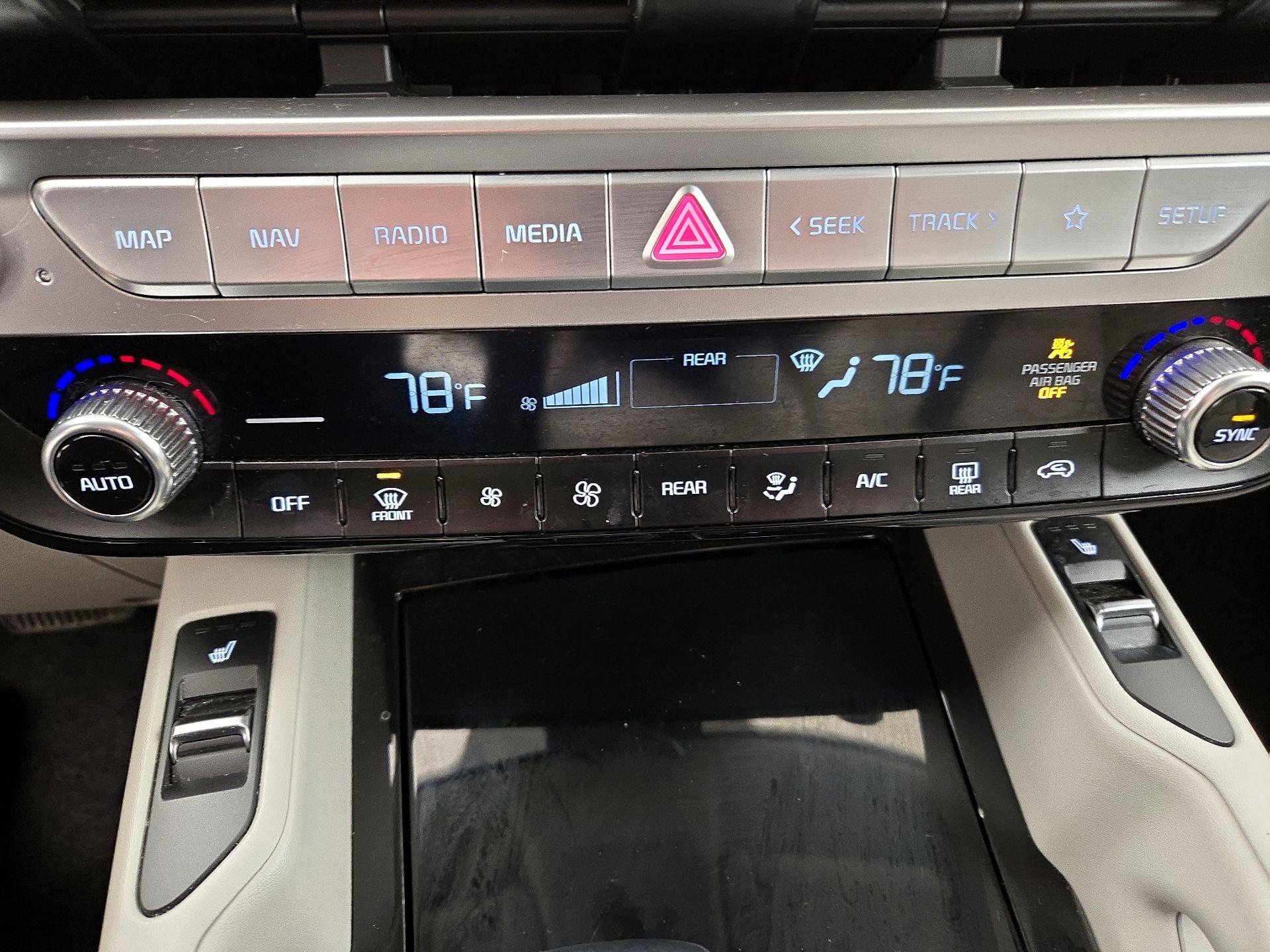 Thumbnail: 2023 Kia Telluride - 16