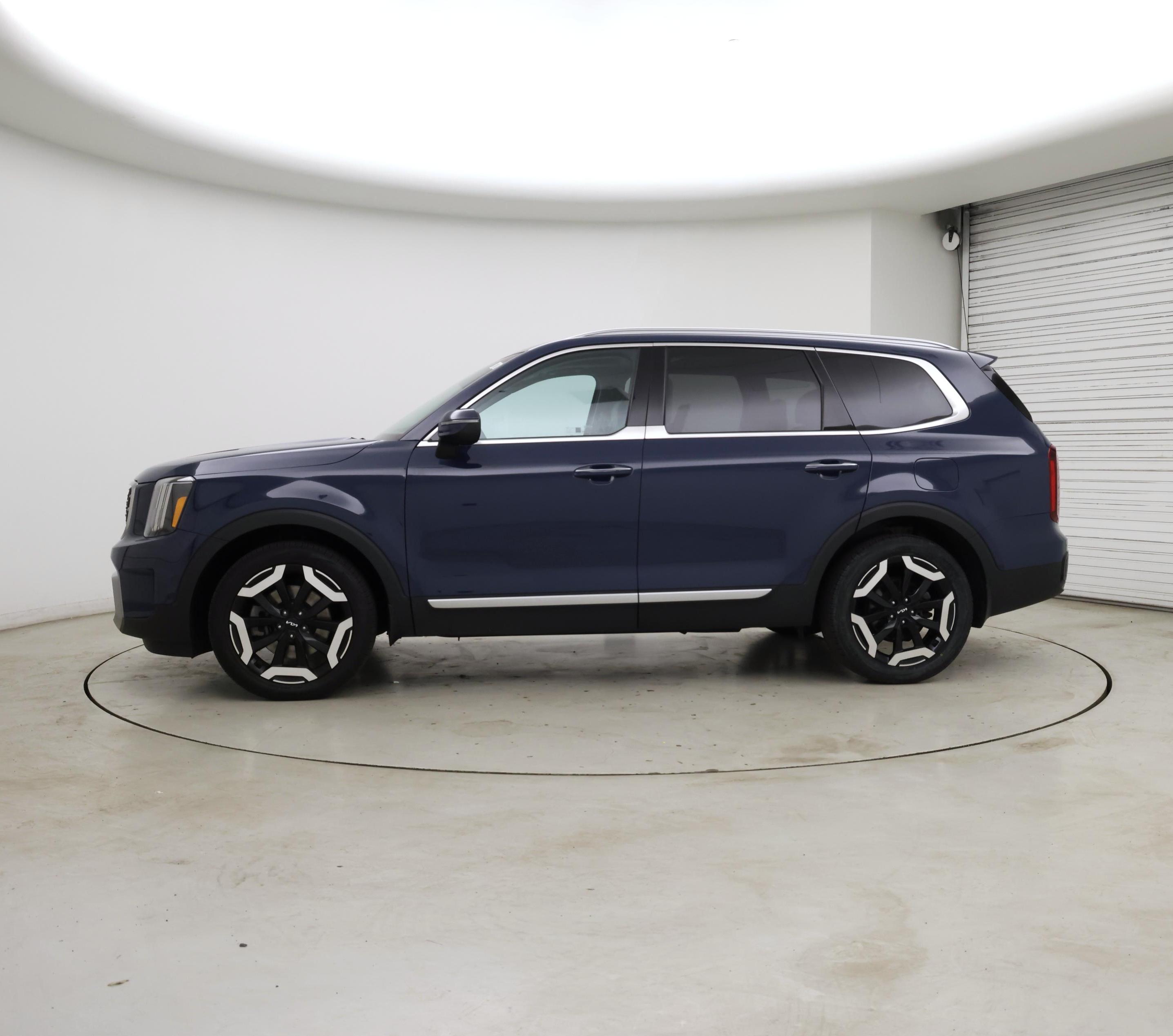 Thumbnail: 2023 Kia Telluride - 3