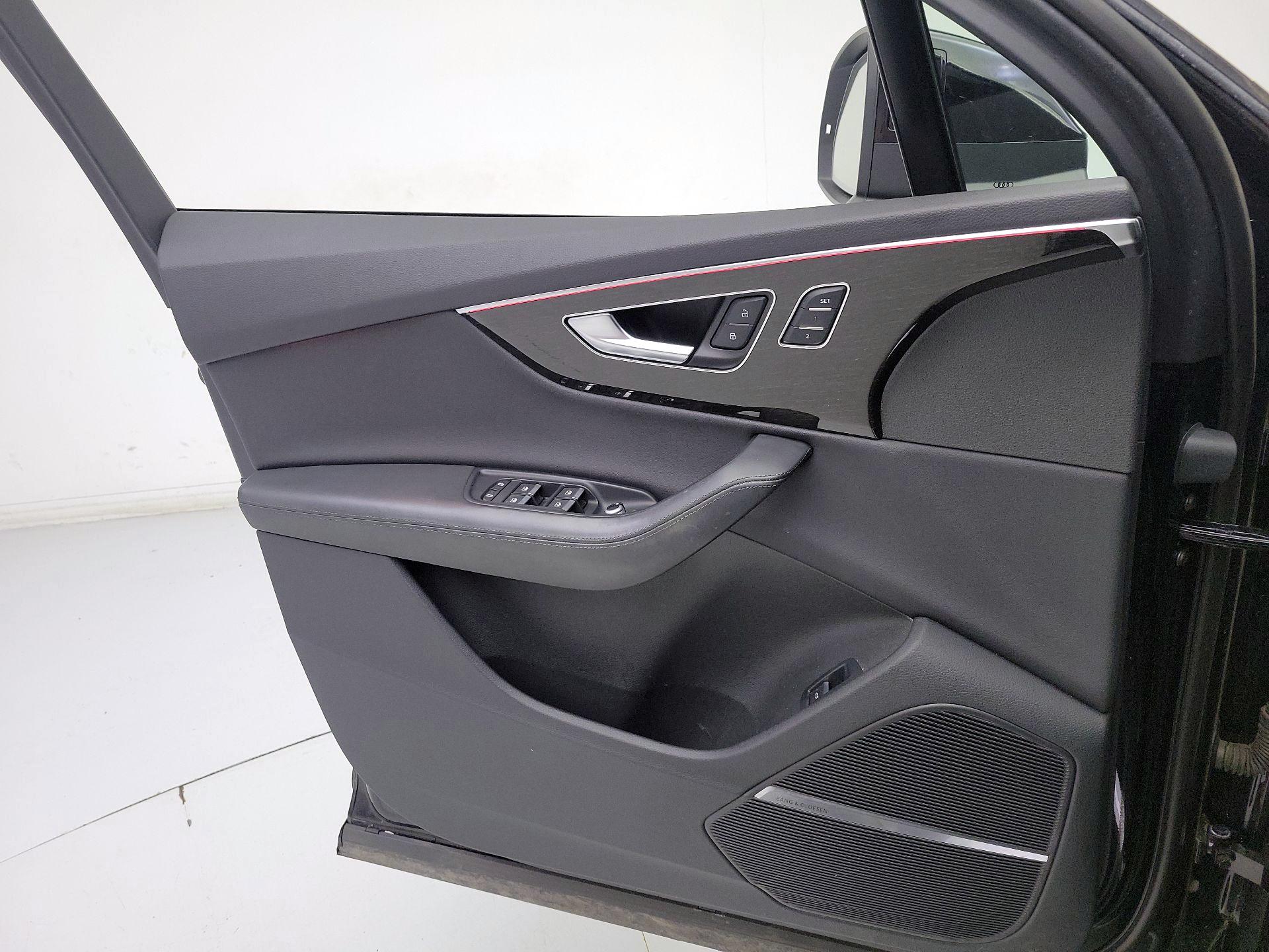 Thumbnail: 2022 Audi Q7 - 12