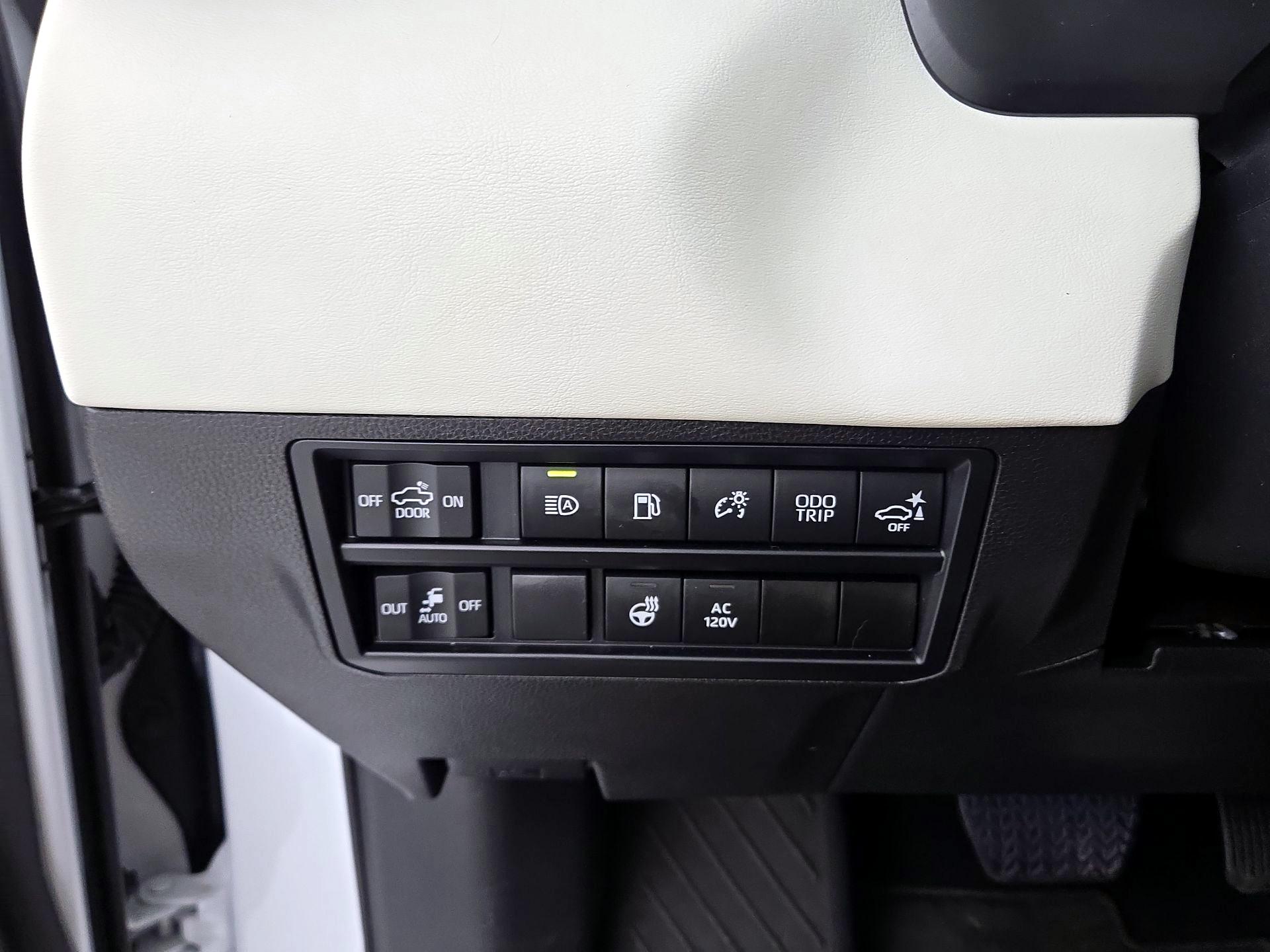 Thumbnail: 2024 Toyota Tundra - 13