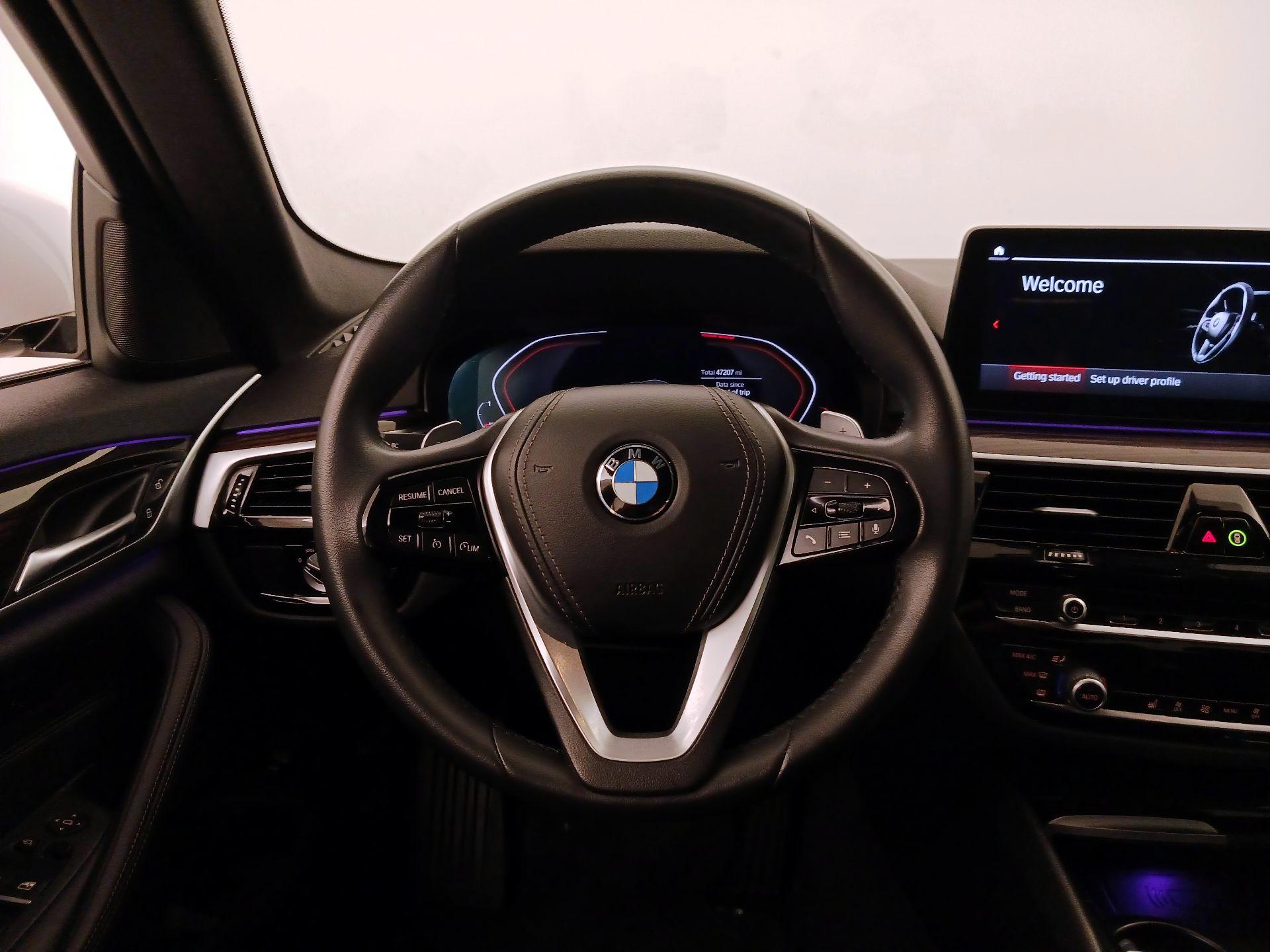 Thumbnail: 2023 BMW 5 Series - 10