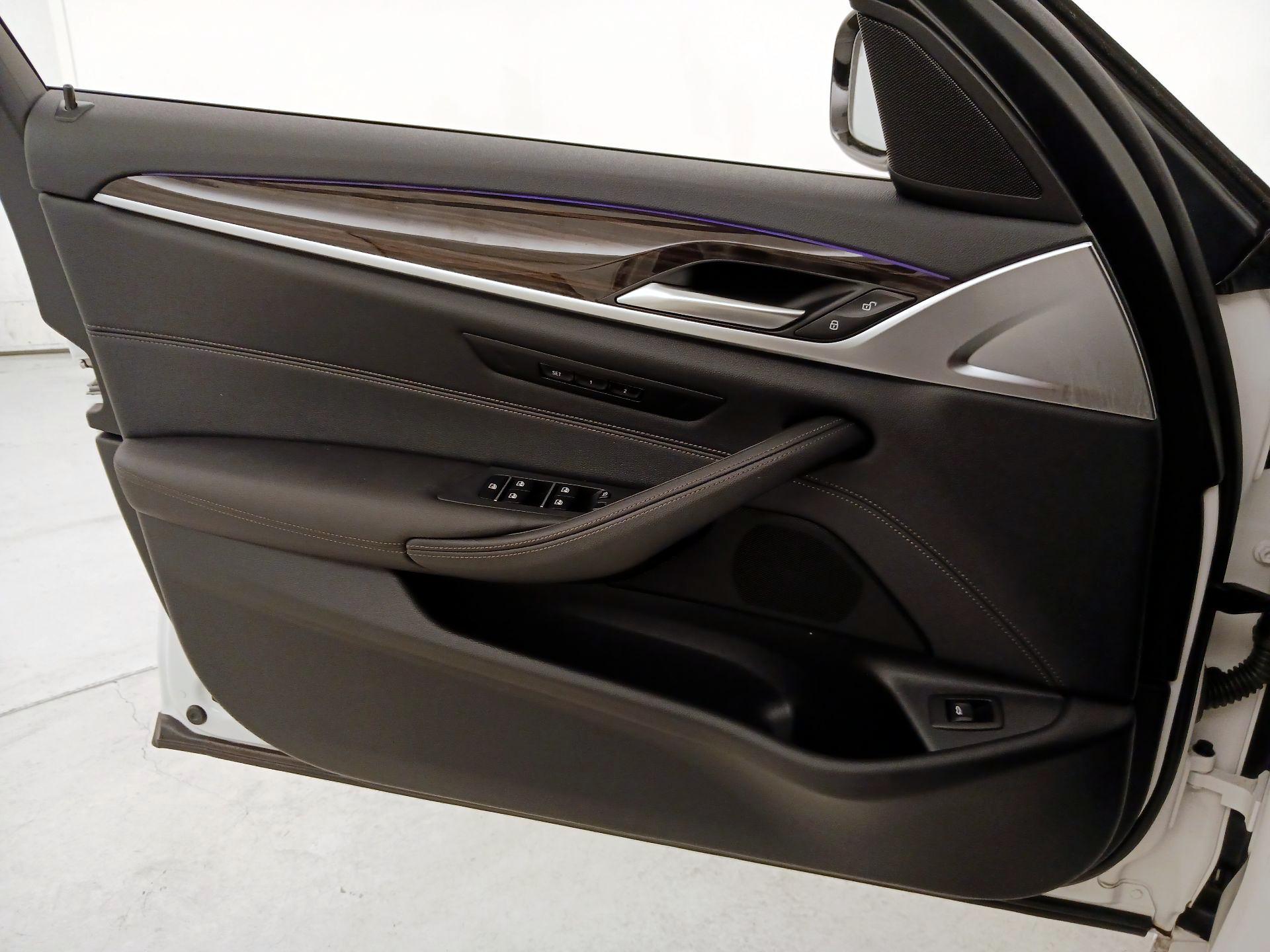 Thumbnail: 2023 BMW 5 Series - 12
