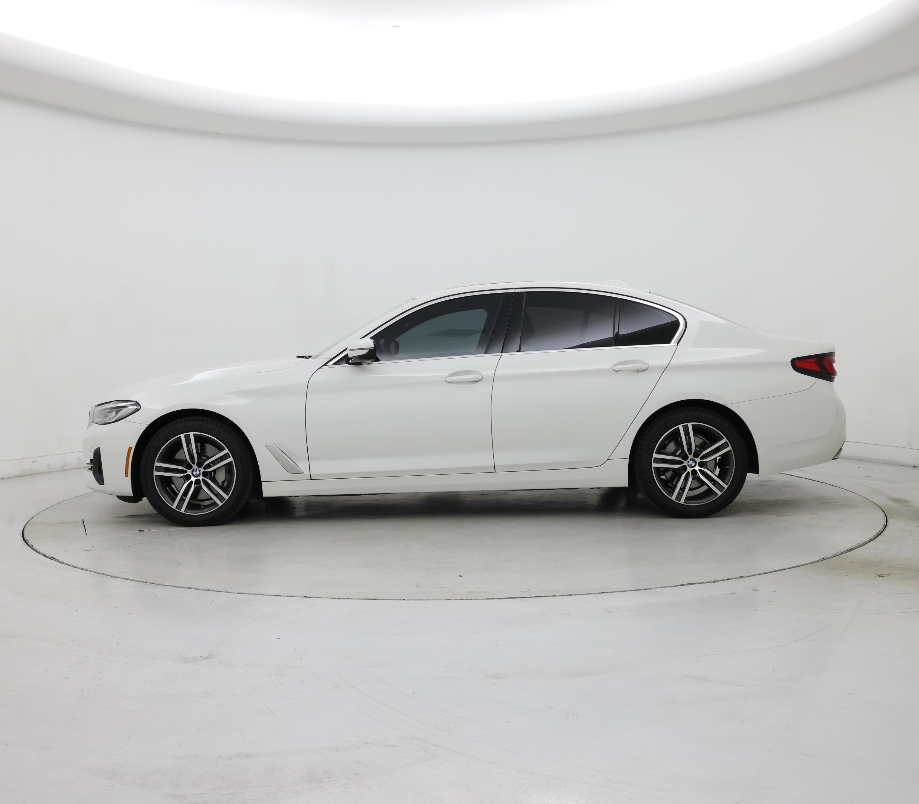 Thumbnail: 2023 BMW 5 Series - 3