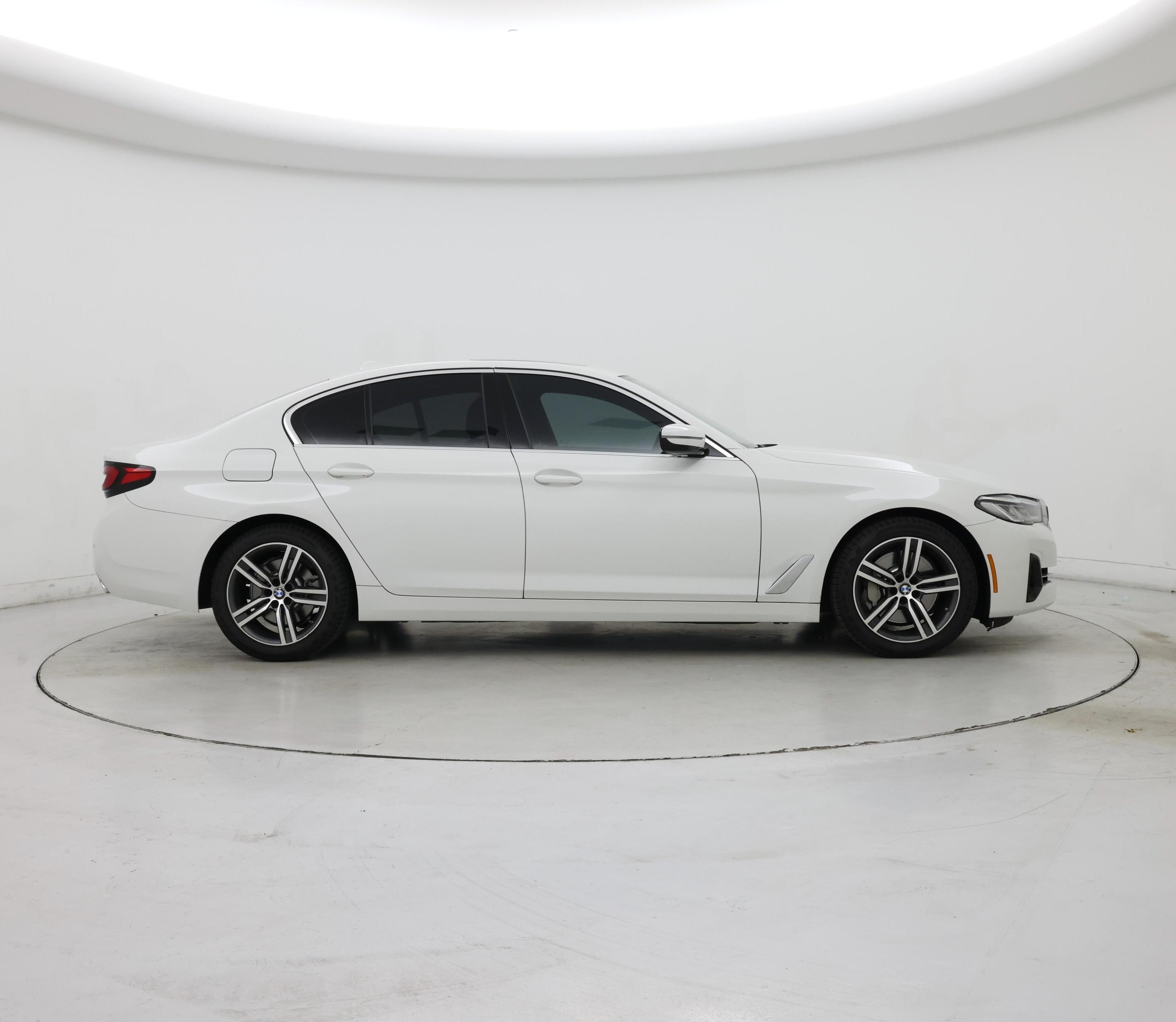 Thumbnail: 2023 BMW 5 Series - 7