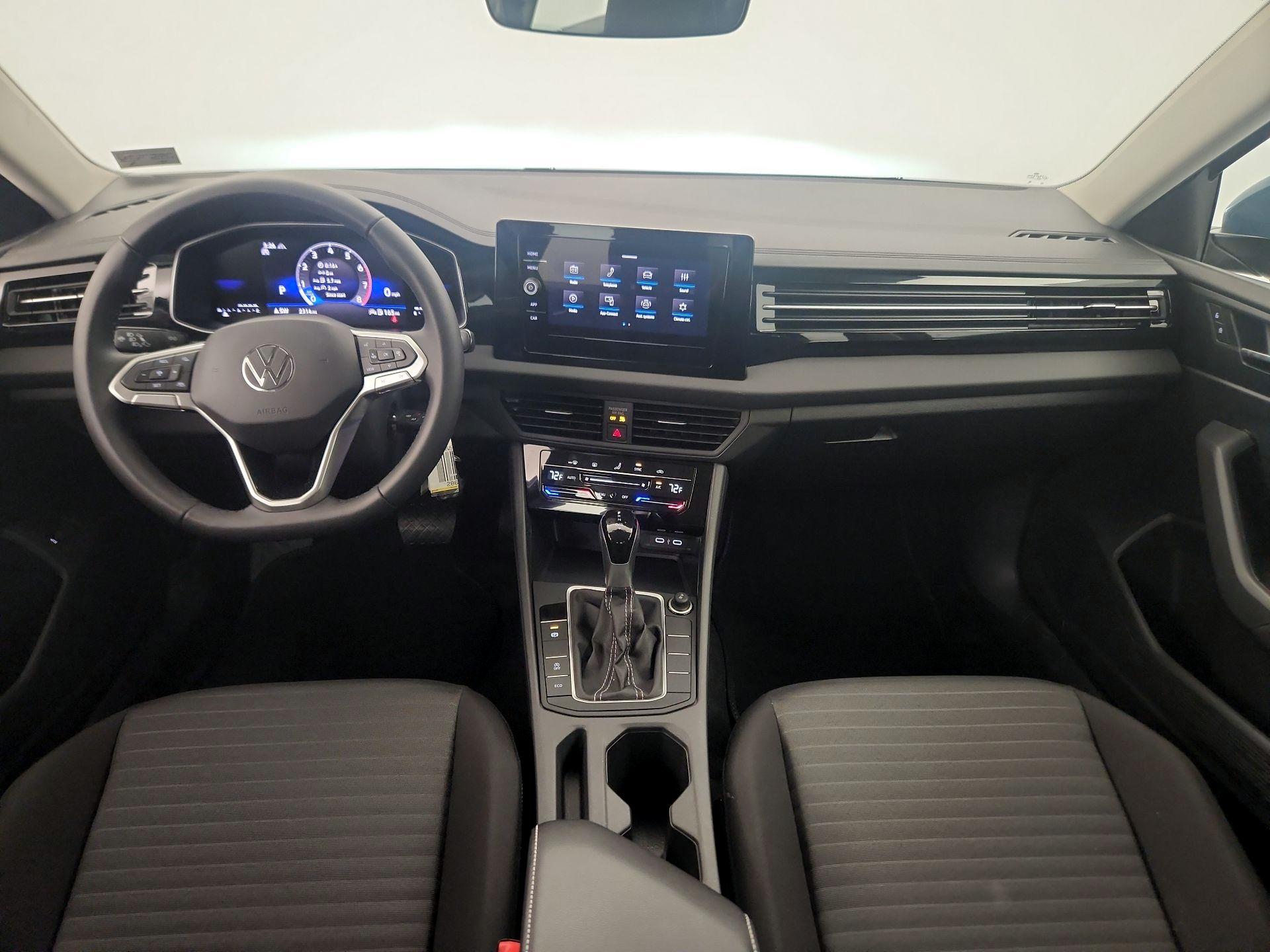 Thumbnail: 2025 Volkswagen Jetta - 9