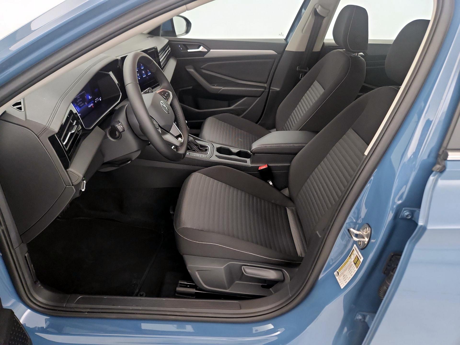 Thumbnail: 2025 Volkswagen Jetta - 11