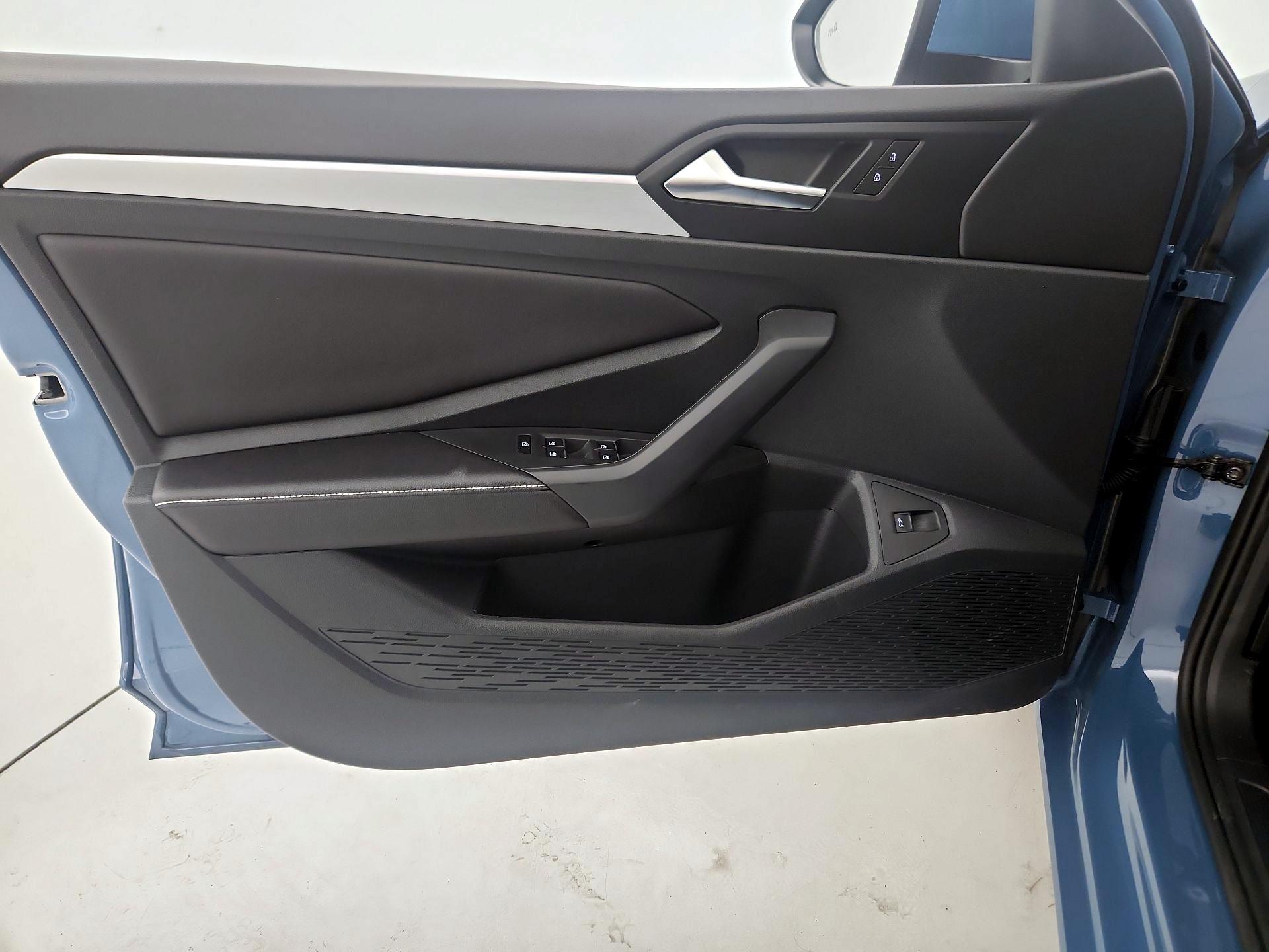 Thumbnail: 2025 Volkswagen Jetta - 12