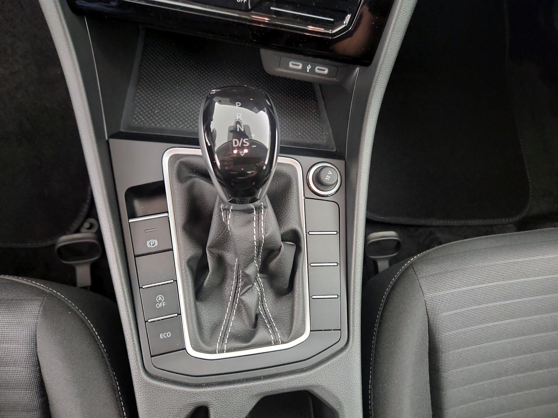 Thumbnail: 2025 Volkswagen Jetta - 17