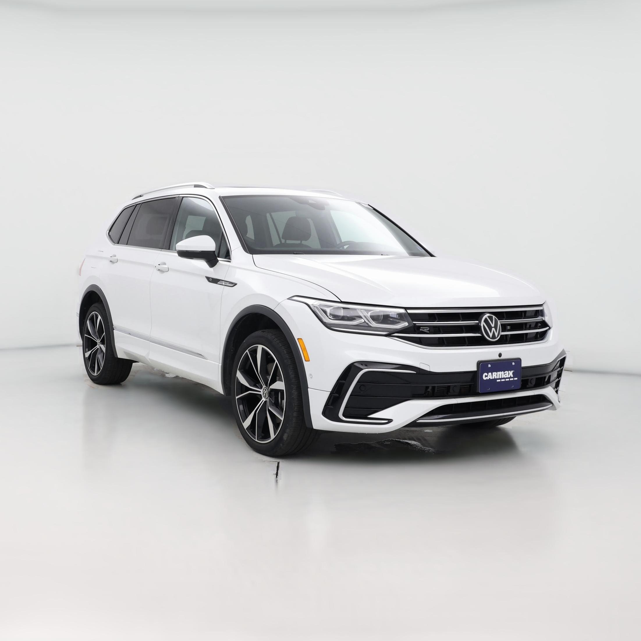 Thumbnail: 2022 Volkswagen Tiguan - 1