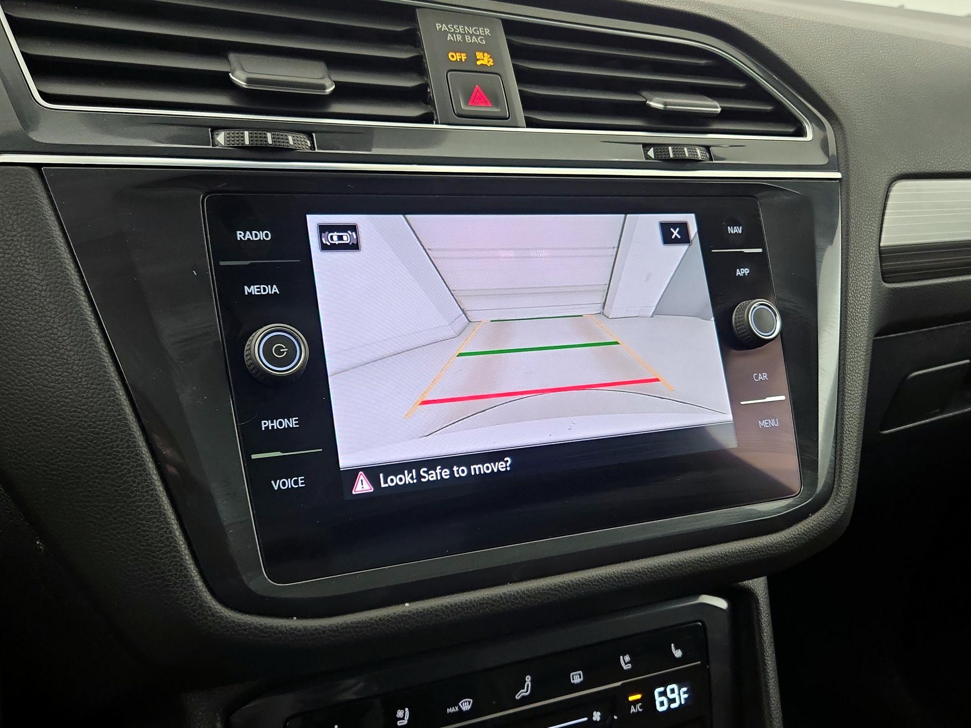 Thumbnail: 2022 Volkswagen Tiguan - 15