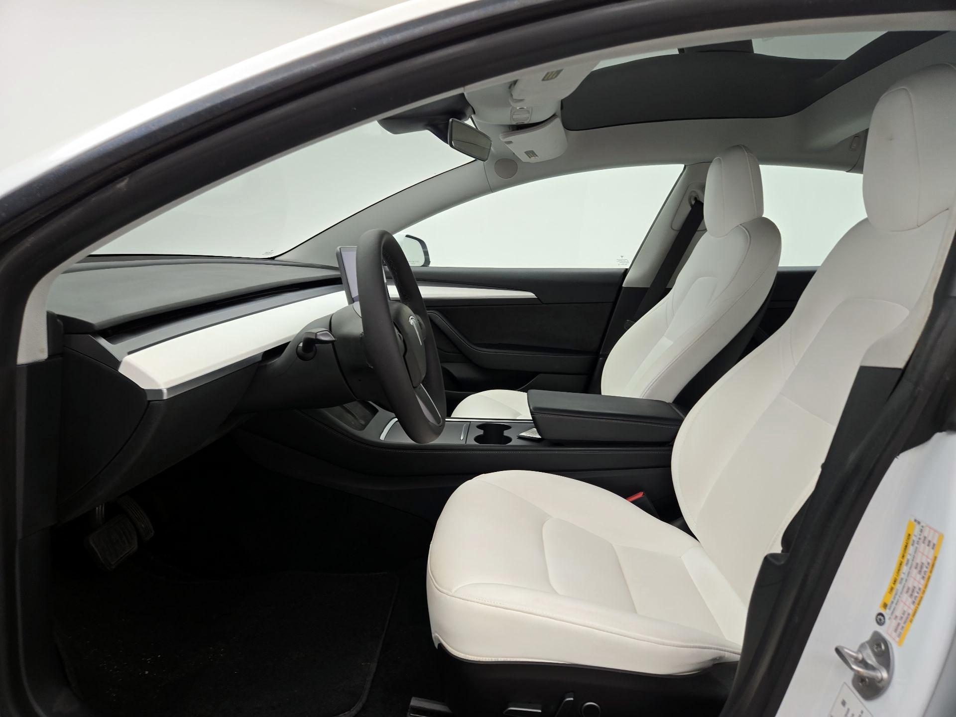 Thumbnail: 2021 Tesla Model 3 - 11