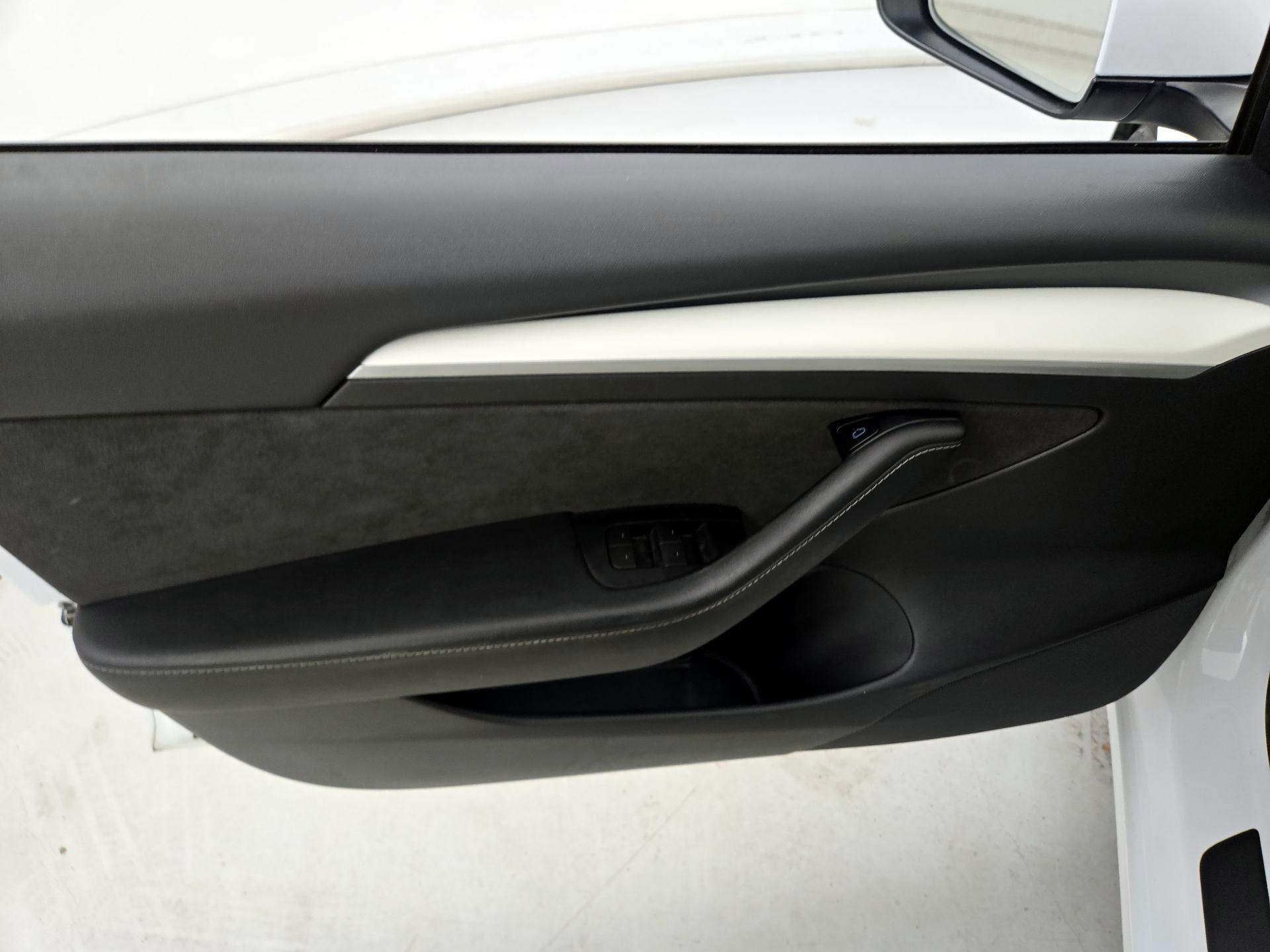 Thumbnail: 2021 Tesla Model 3 - 12