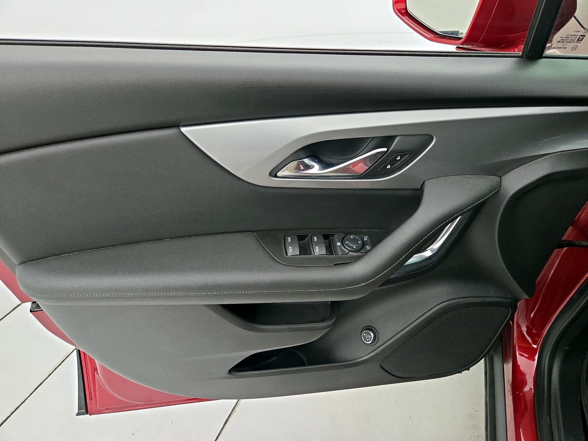 Thumbnail: 2019 Chevrolet Blazer - 12